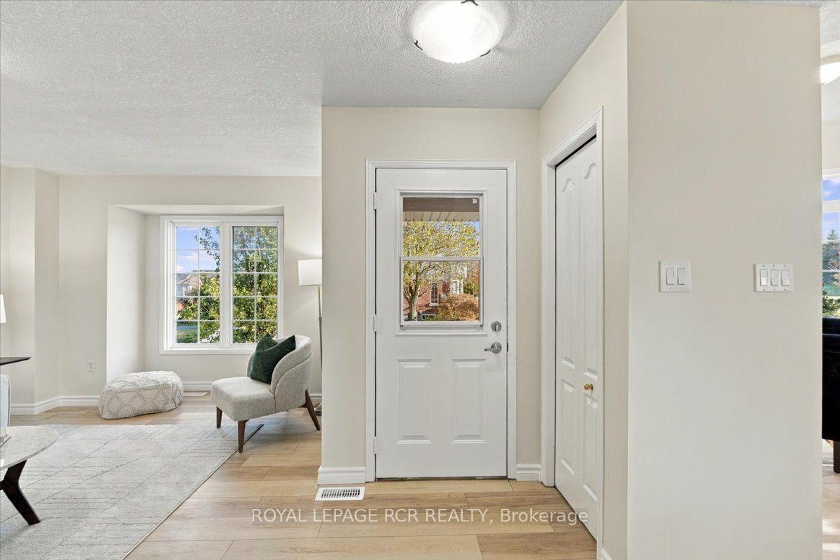 Photo 3 of 31 Montgomery Boulevard, Orangeville — HOMEH