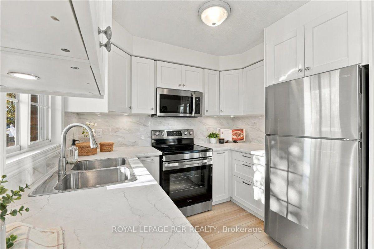 Photo 7 of 31 Montgomery Boulevard, Orangeville — HOMEH