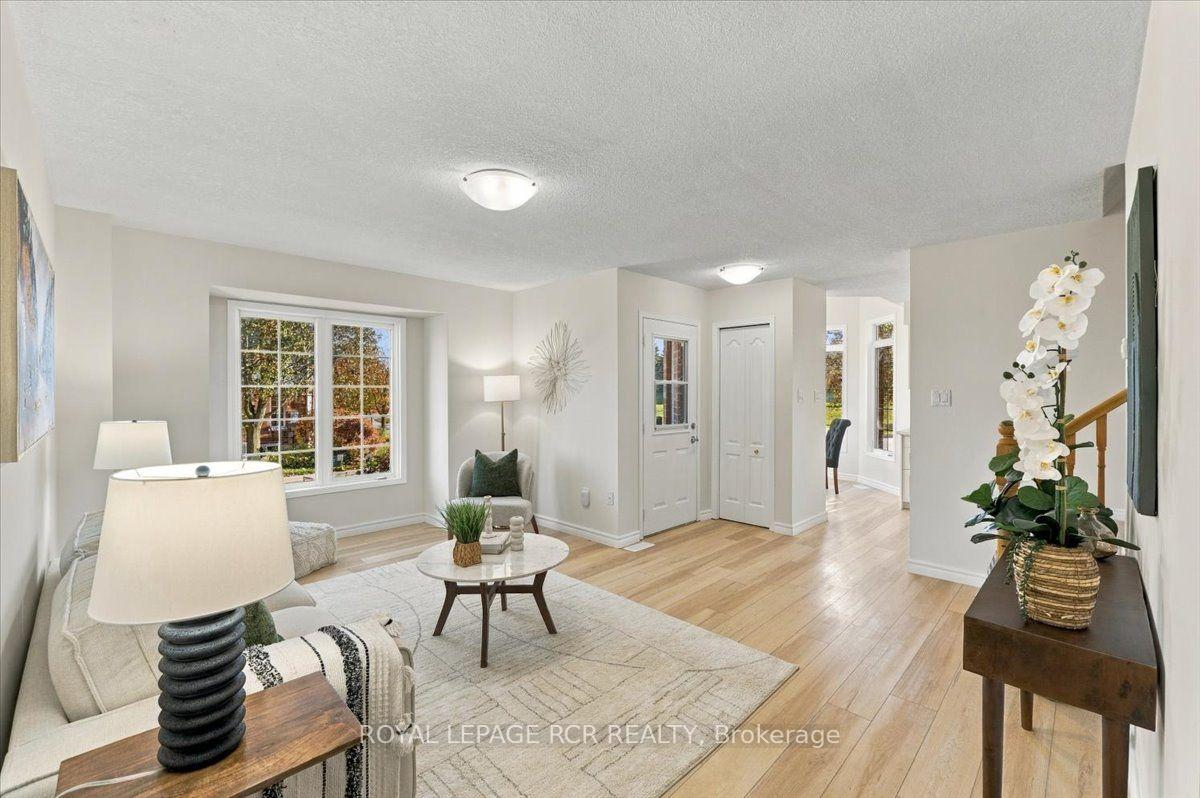 Photo 11 of 31 Montgomery Boulevard, Orangeville — HOMEH
