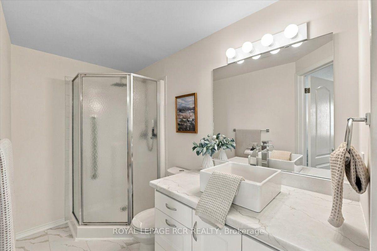 Photo 14 of 31 Montgomery Boulevard, Orangeville — HOMEH