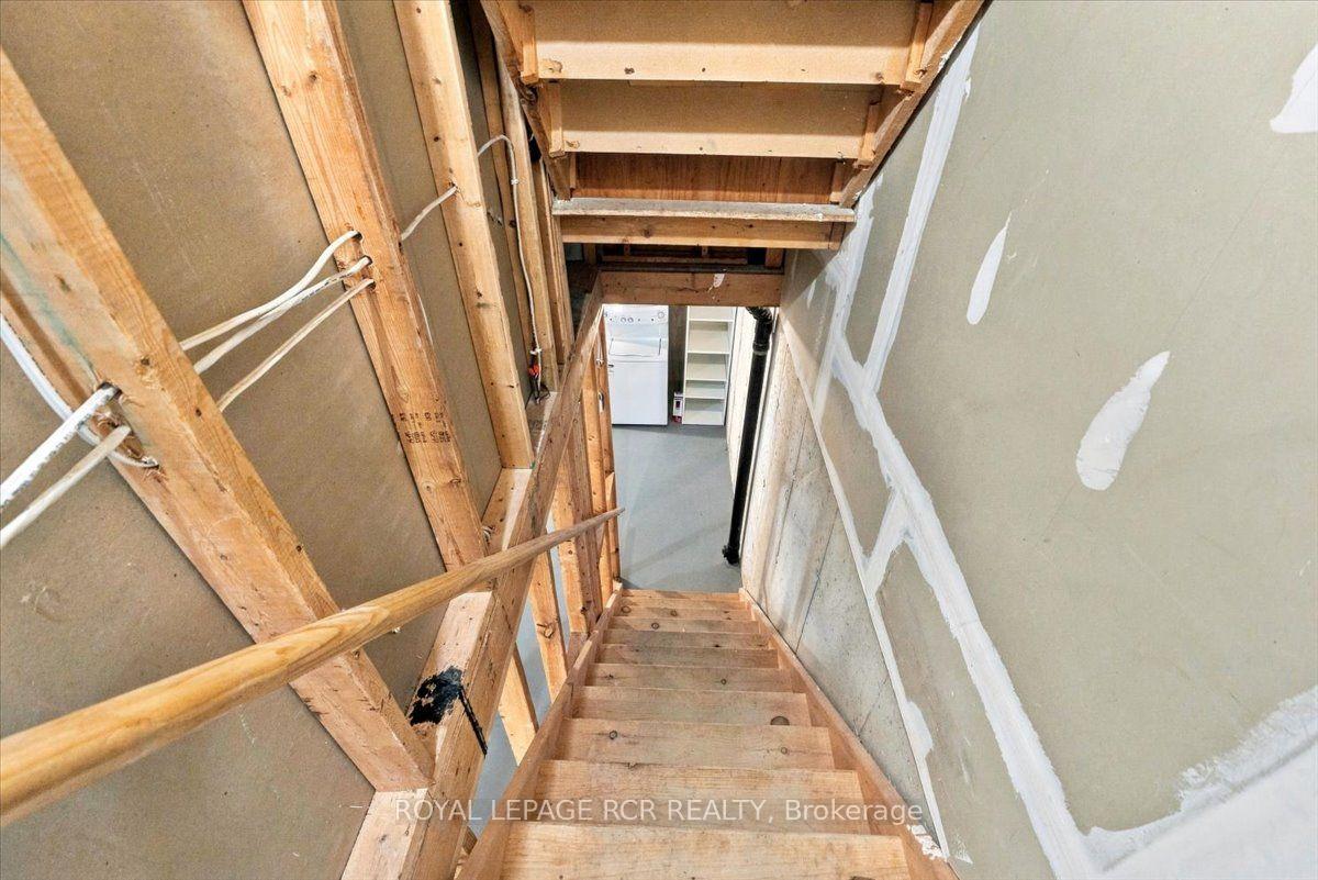 Photo 31 of 31 Montgomery Boulevard, Orangeville — HOMEH