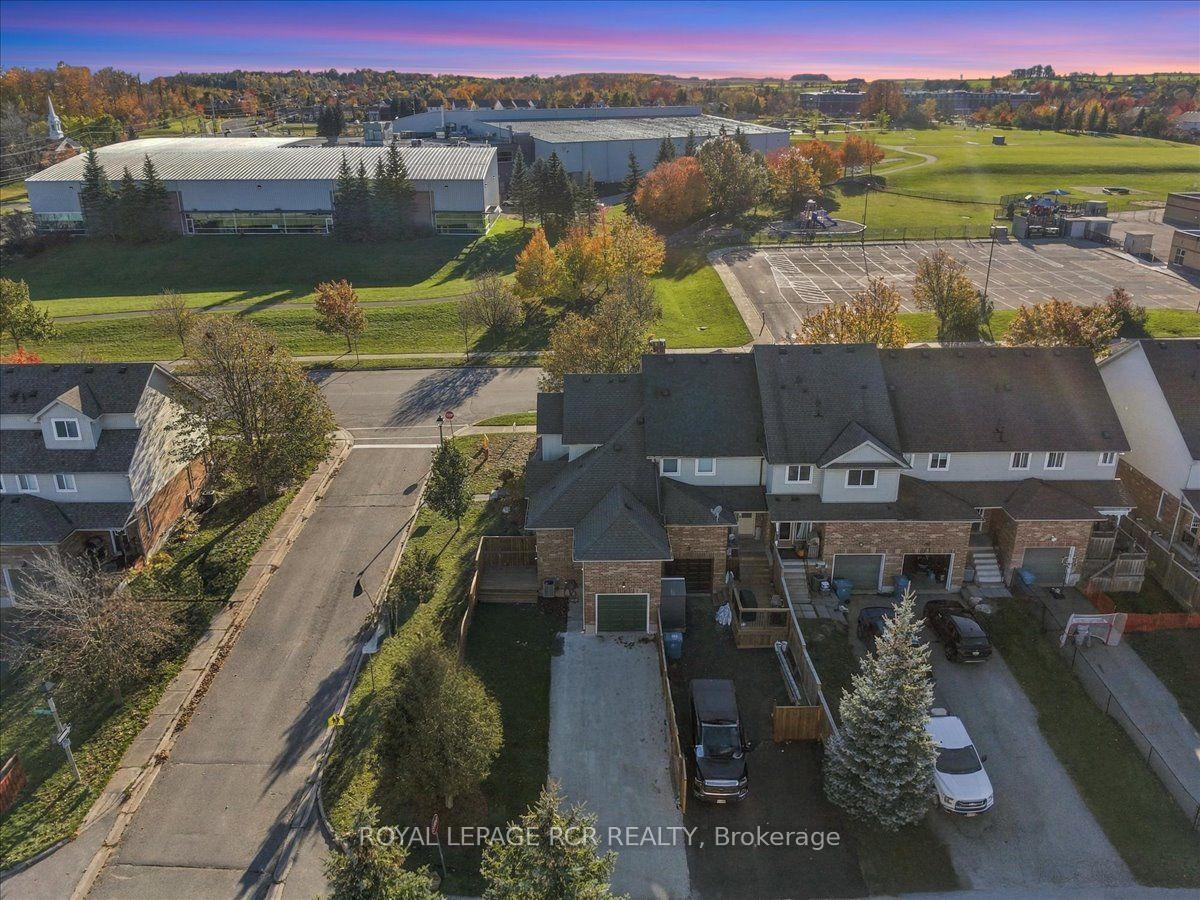 Photo 39 of 31 Montgomery Boulevard, Orangeville — HOMEH