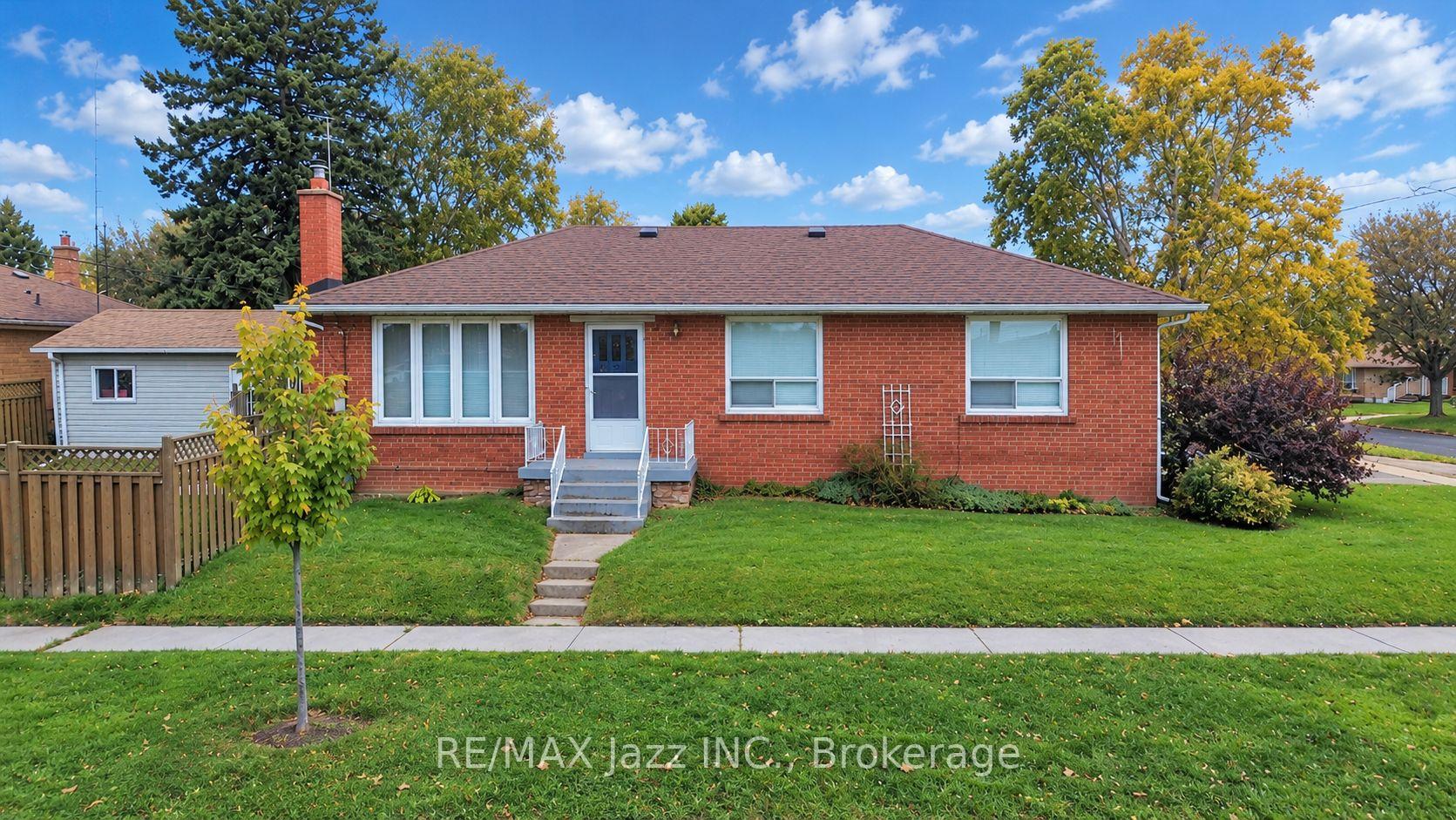 Front of 729 Lakeview Avenue