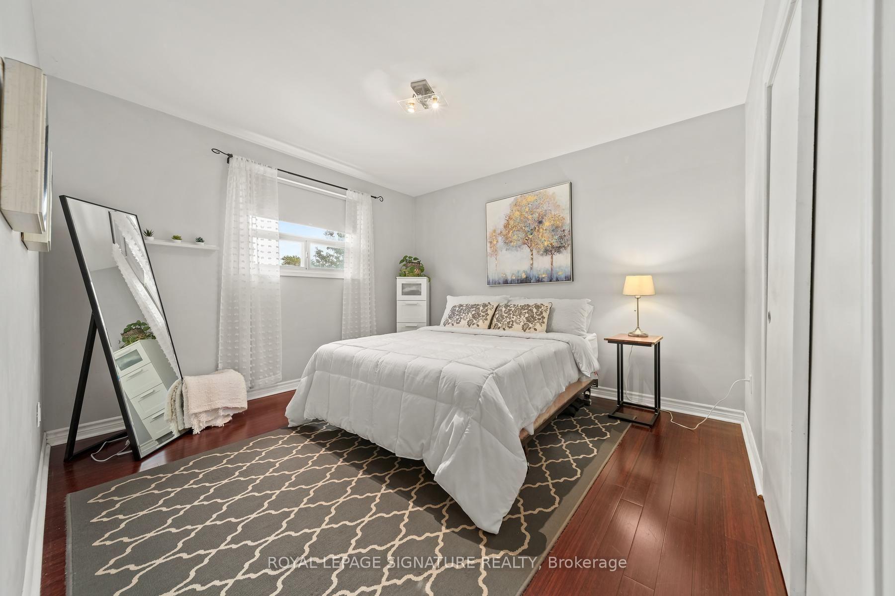 Photo 12 of 4 Moss Street, Scarborough, Guildwood — HOMEH