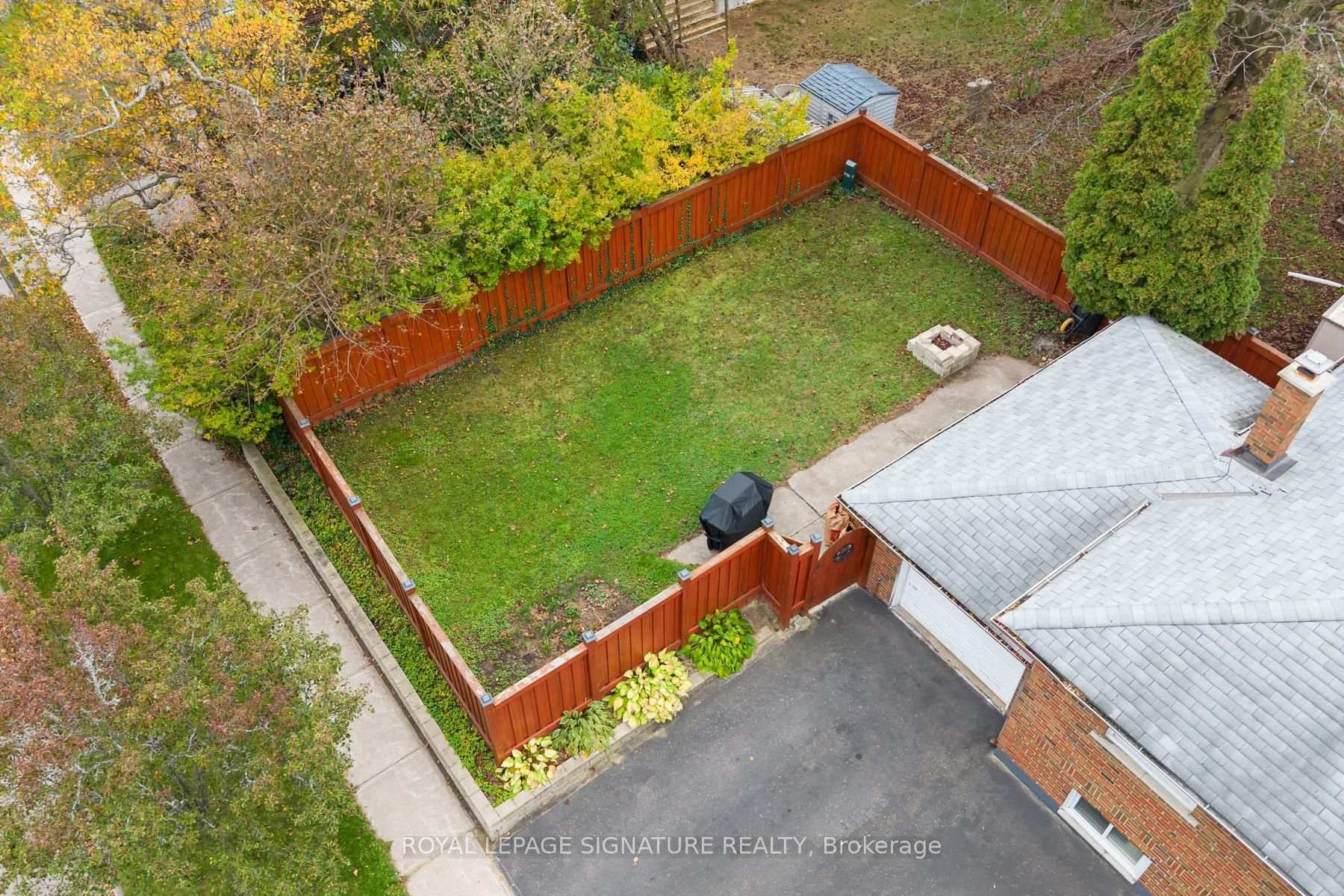 Photo 24 of 4 Moss Street, Scarborough, Guildwood — HOMEH