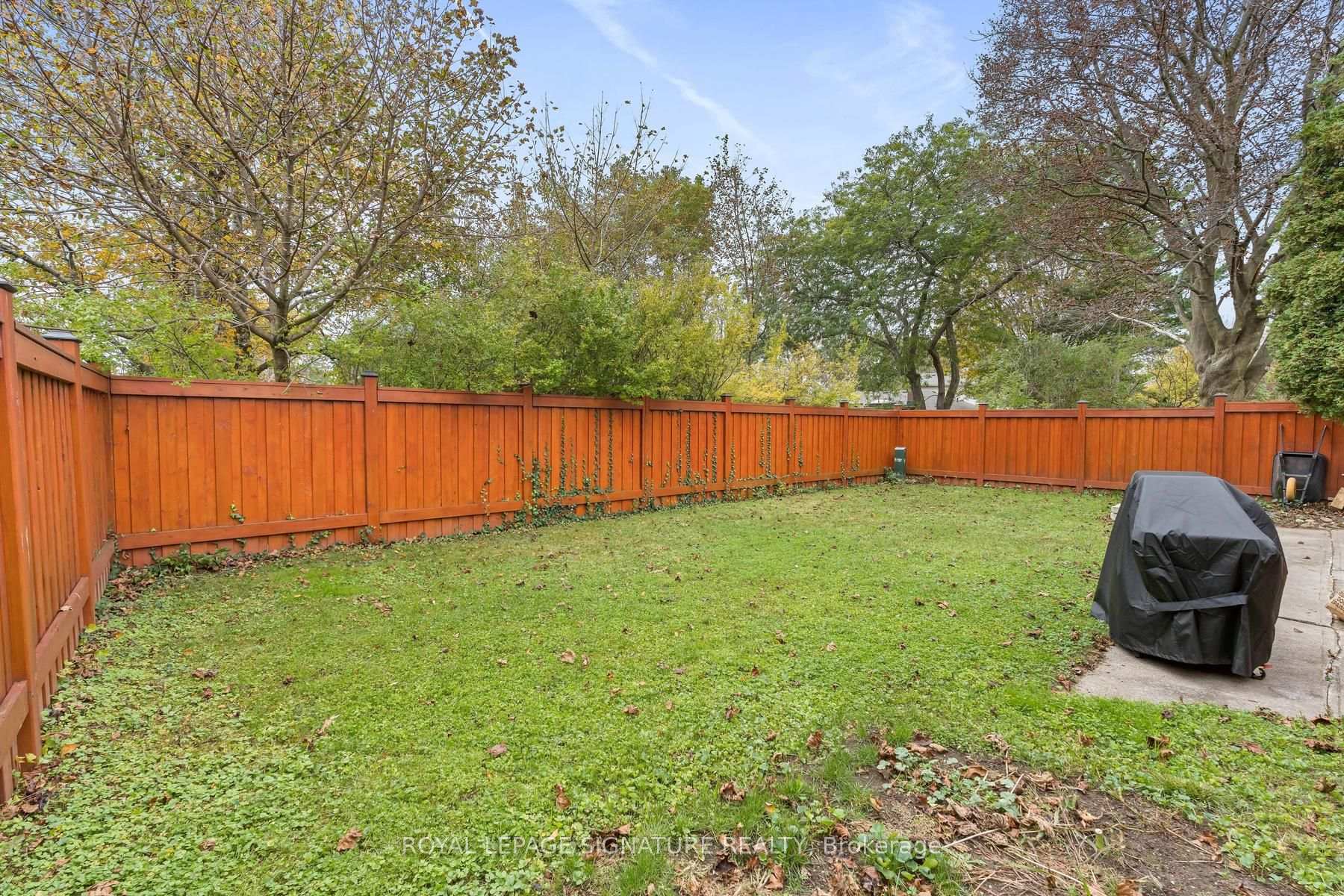 Photo 25 of 4 Moss Street, Scarborough, Guildwood — HOMEH