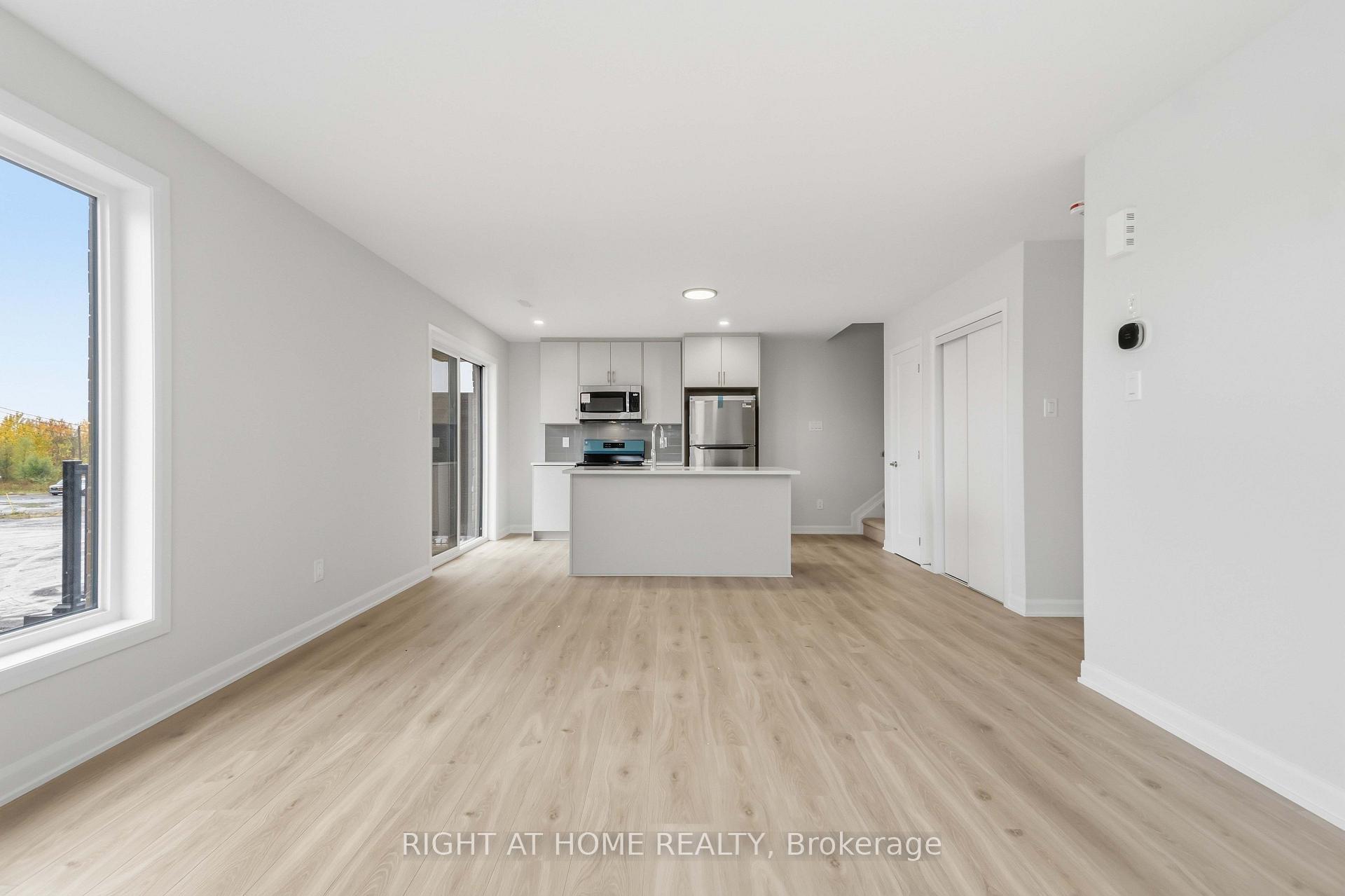 Photo 11 of 201 Glenroy Gilbert Drive, Ottawa, Barrhaven - Strandherd — HOMEH