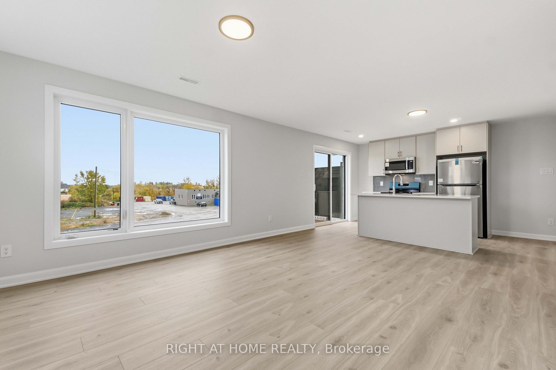 Photo 13 of 201 Glenroy Gilbert Drive, Ottawa, Barrhaven - Strandherd — HOMEH