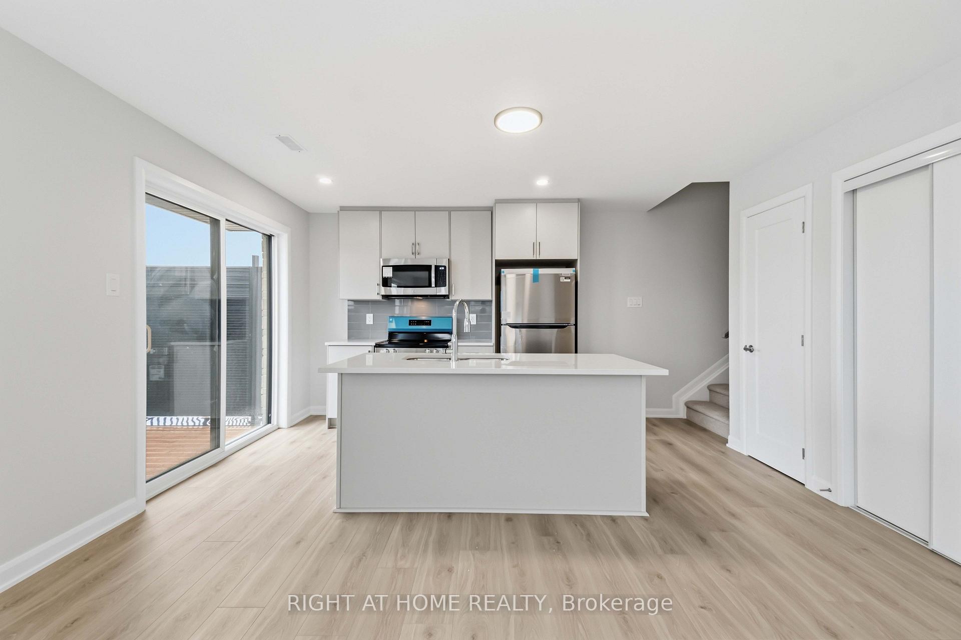 Photo 15 of 201 Glenroy Gilbert Drive, Ottawa, Barrhaven - Strandherd — HOMEH
