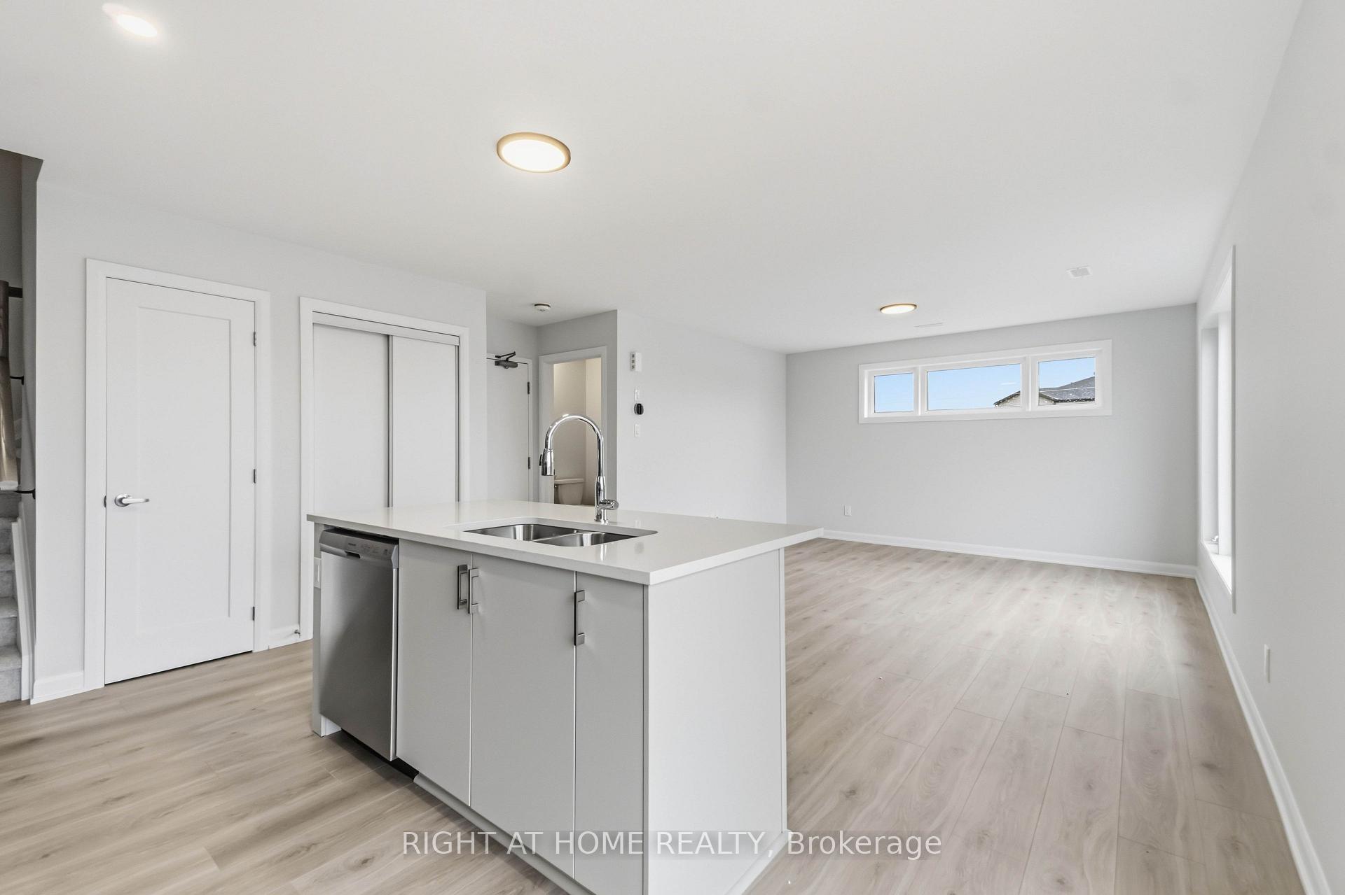Photo 16 of 201 Glenroy Gilbert Drive, Ottawa, Barrhaven - Strandherd — HOMEH