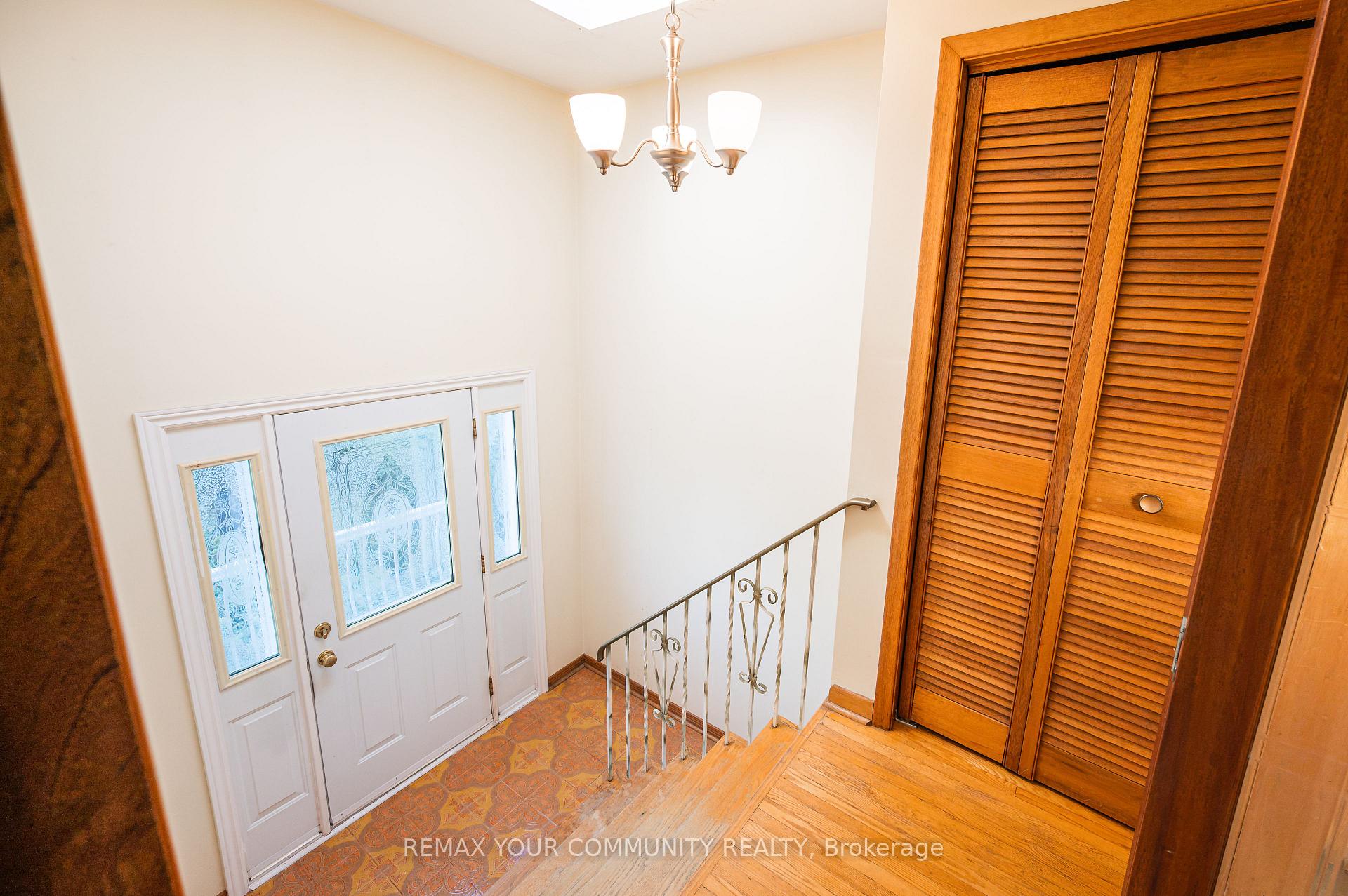 Photo 4 of 11 Anthia Drive, North York, Humber Summit — HOMEH