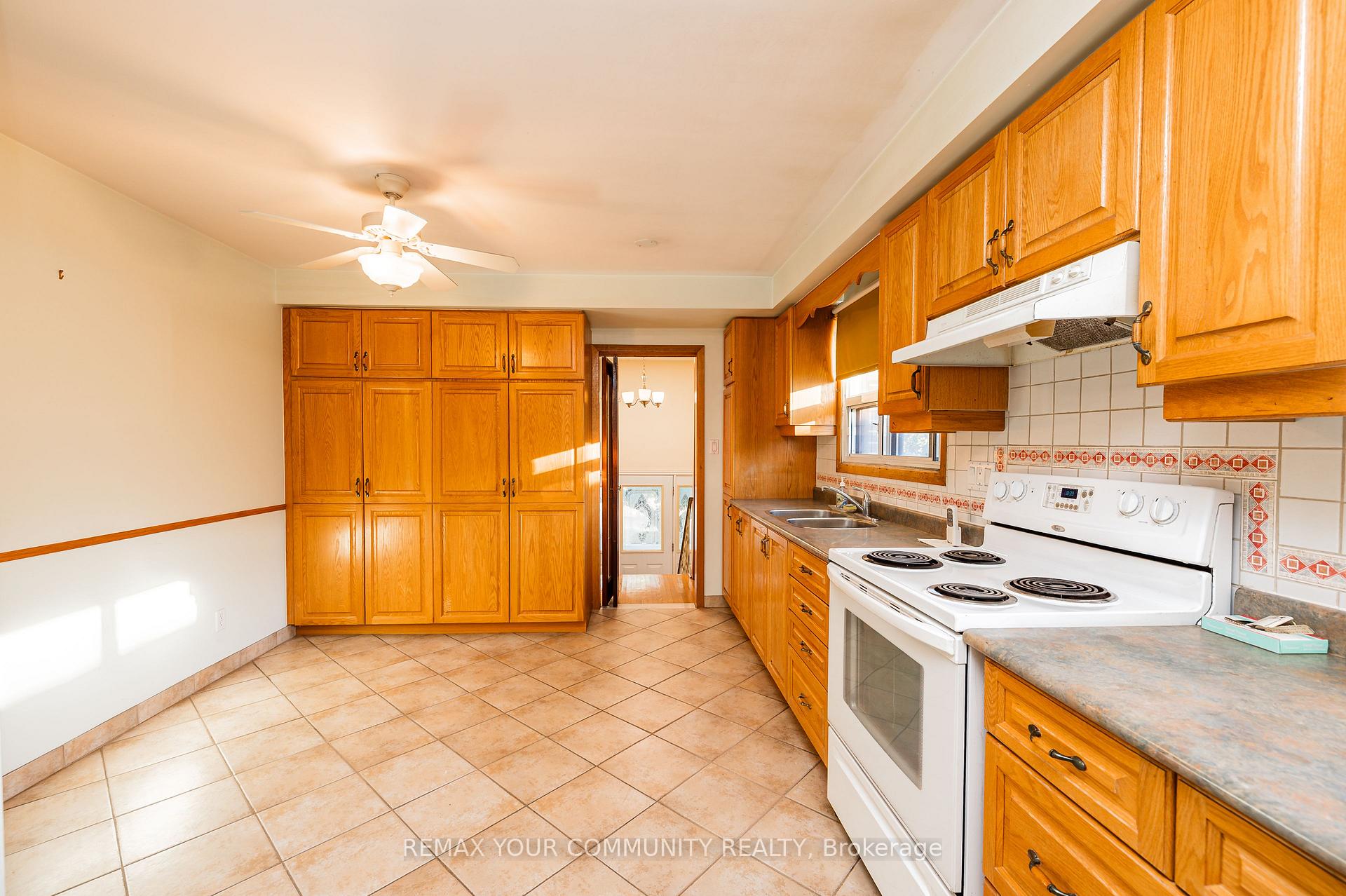 Photo 10 of 11 Anthia Drive, North York, Humber Summit — HOMEH