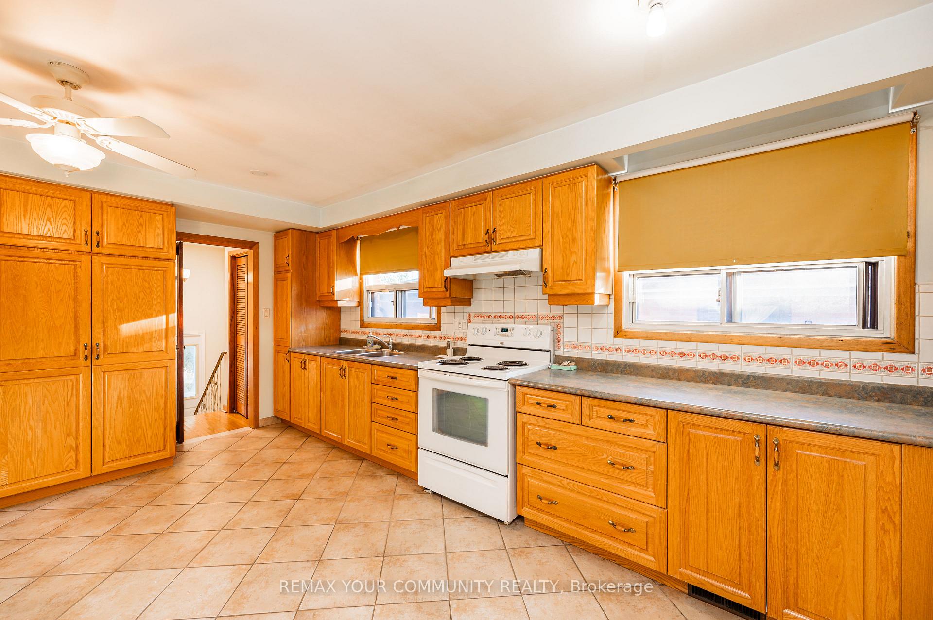 Photo 11 of 11 Anthia Drive, North York, Humber Summit — HOMEH