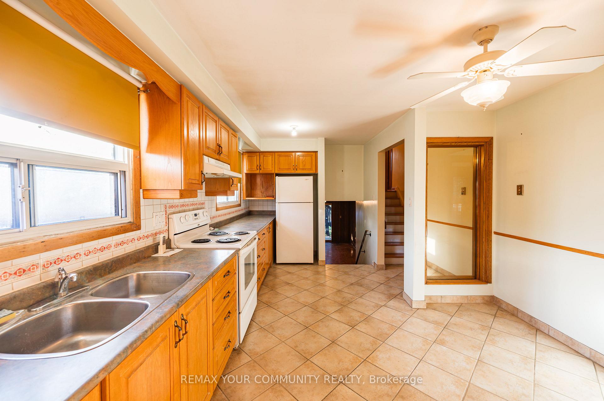 Photo 12 of 11 Anthia Drive, North York, Humber Summit — HOMEH
