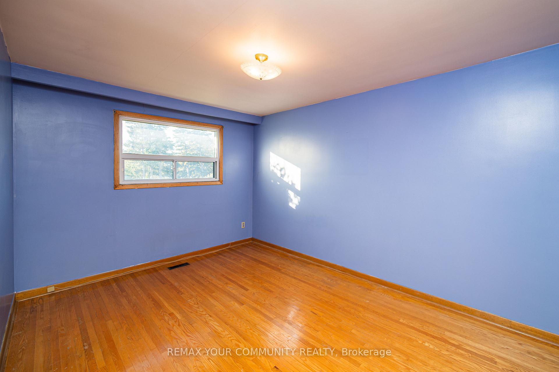 Photo 14 of 11 Anthia Drive, North York, Humber Summit — HOMEH
