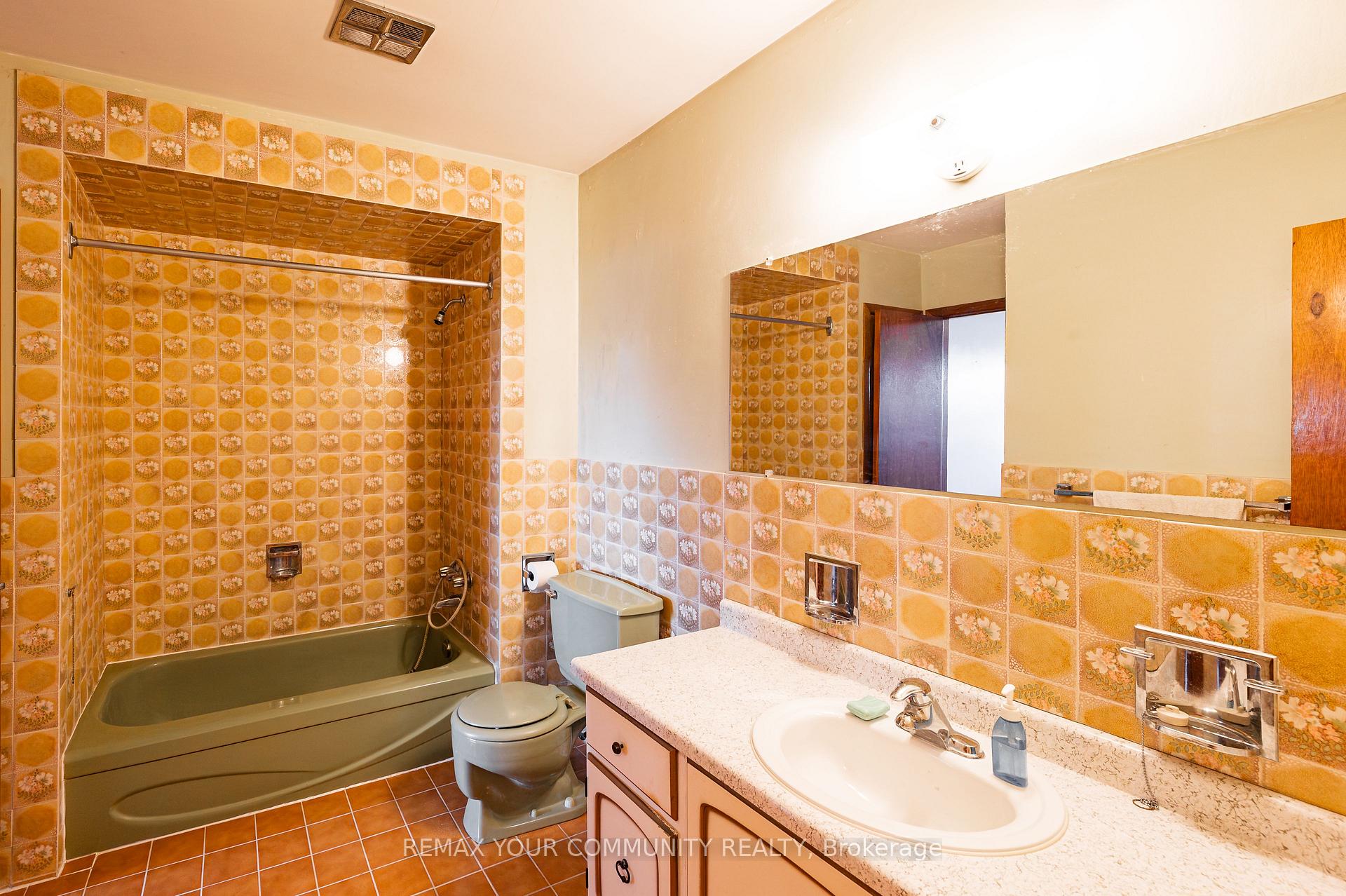 Photo 16 of 11 Anthia Drive, North York, Humber Summit — HOMEH