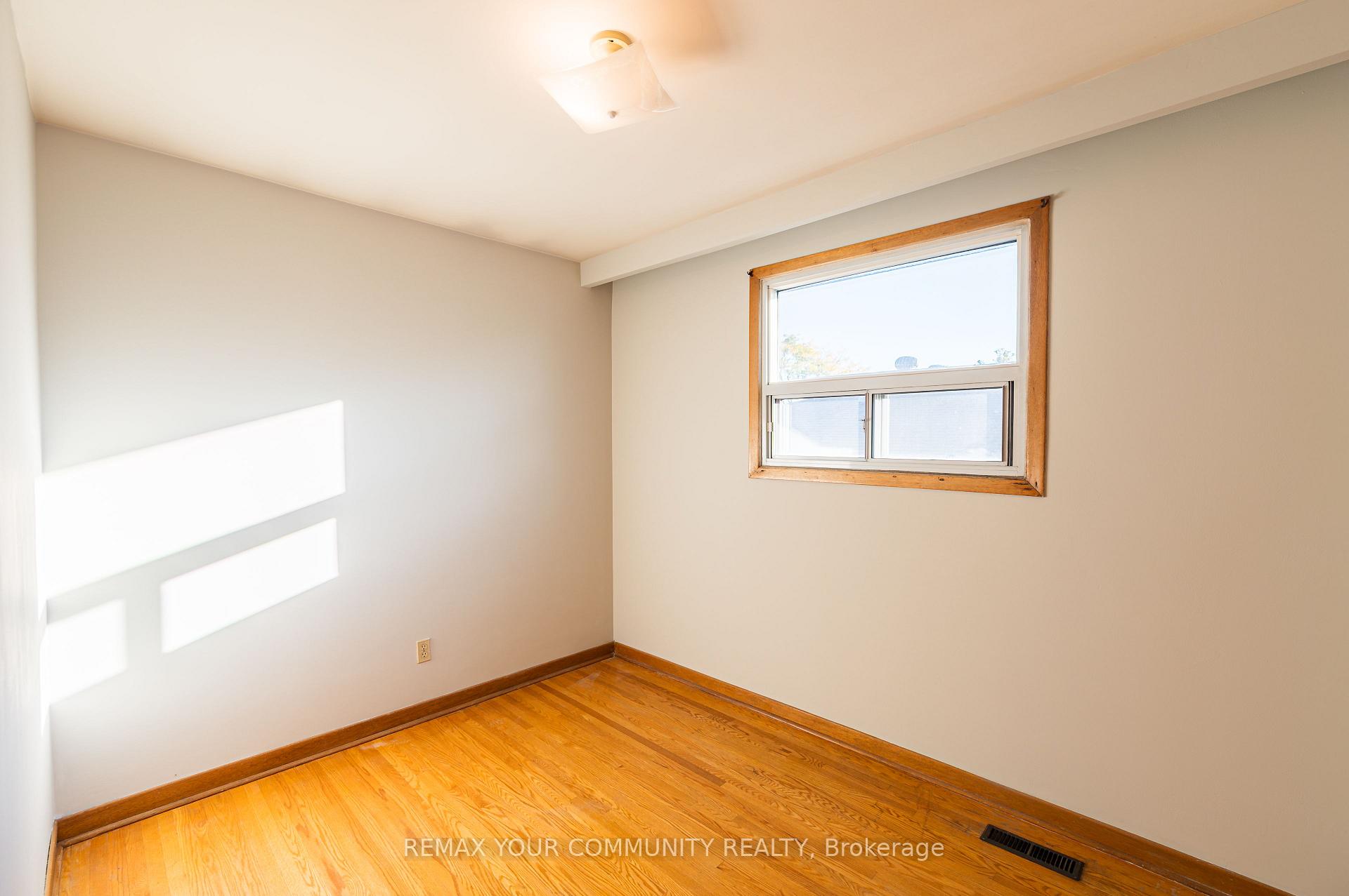 Photo 20 of 11 Anthia Drive, North York, Humber Summit — HOMEH