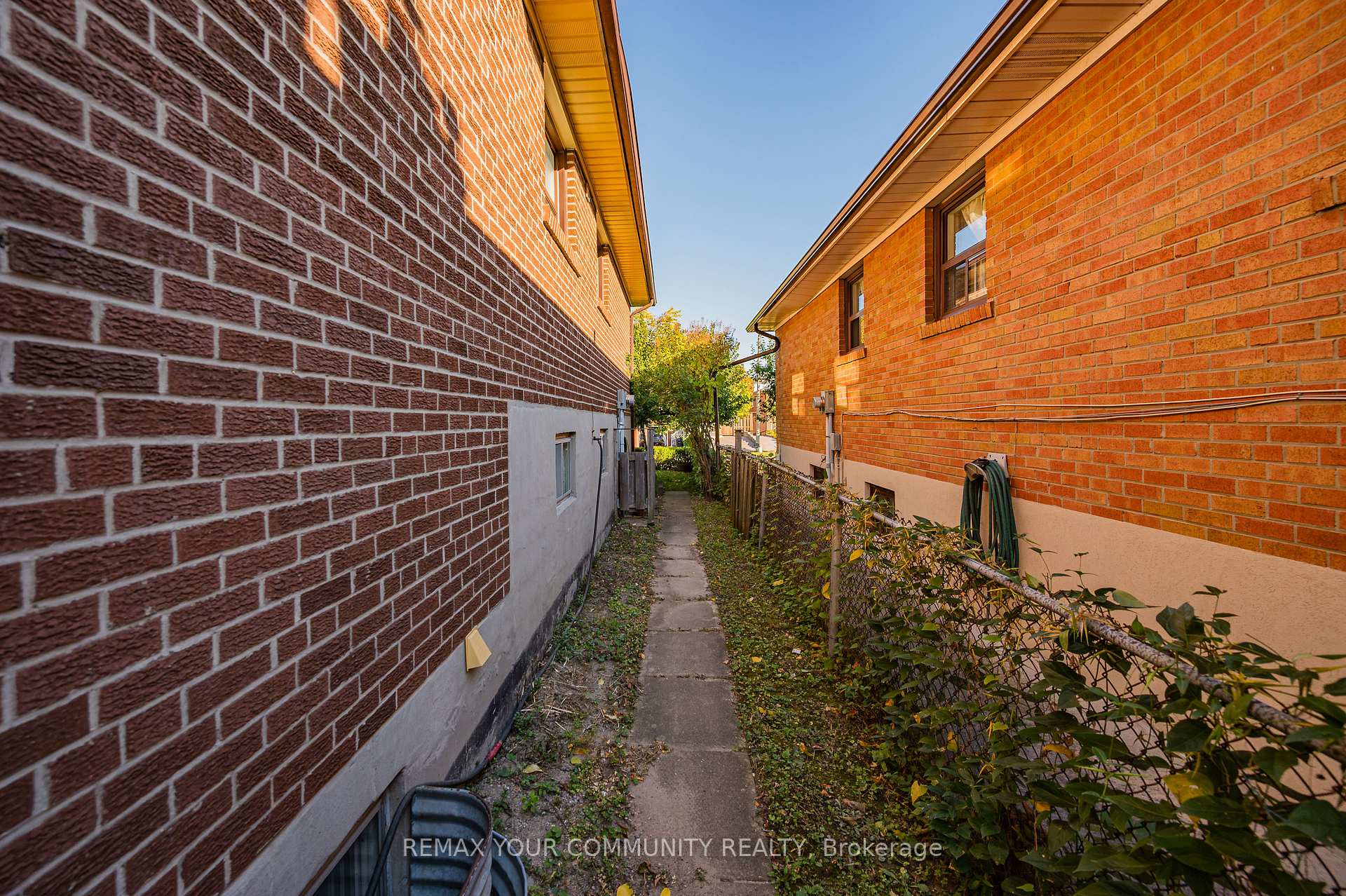 Photo 44 of 11 Anthia Drive, North York, Humber Summit — HOMEH