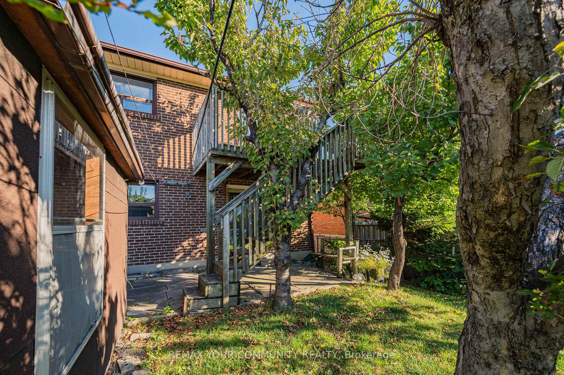 Photo 49 of 11 Anthia Drive, North York, Humber Summit — HOMEH