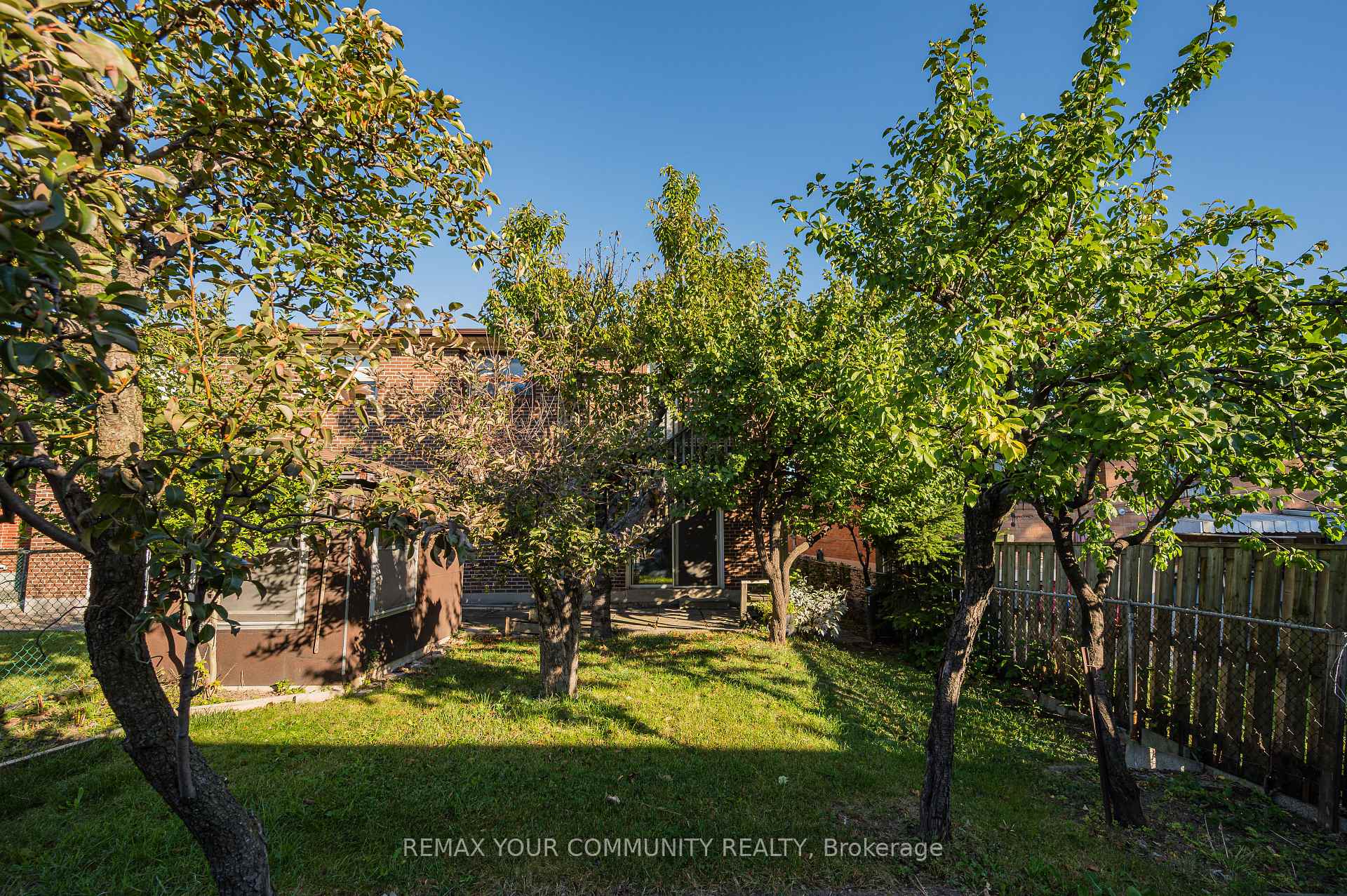 Photo 50 of 11 Anthia Drive, North York, Humber Summit — HOMEH