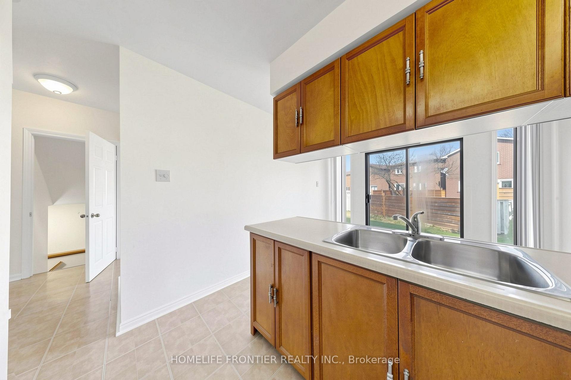Photo 15 of 165 Frank Rivers Drive N, Scarborough, Steeles — HOMEH