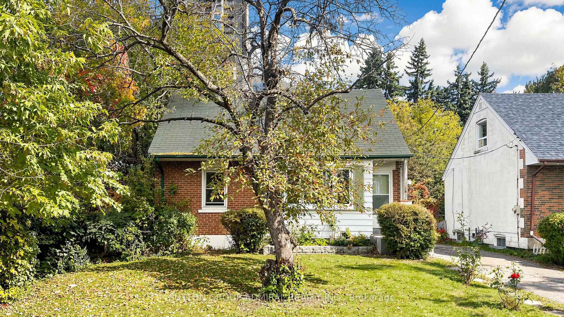 Photo 3 of 10 Highland Park Boulevard, Markham, Grandview — HOMEH