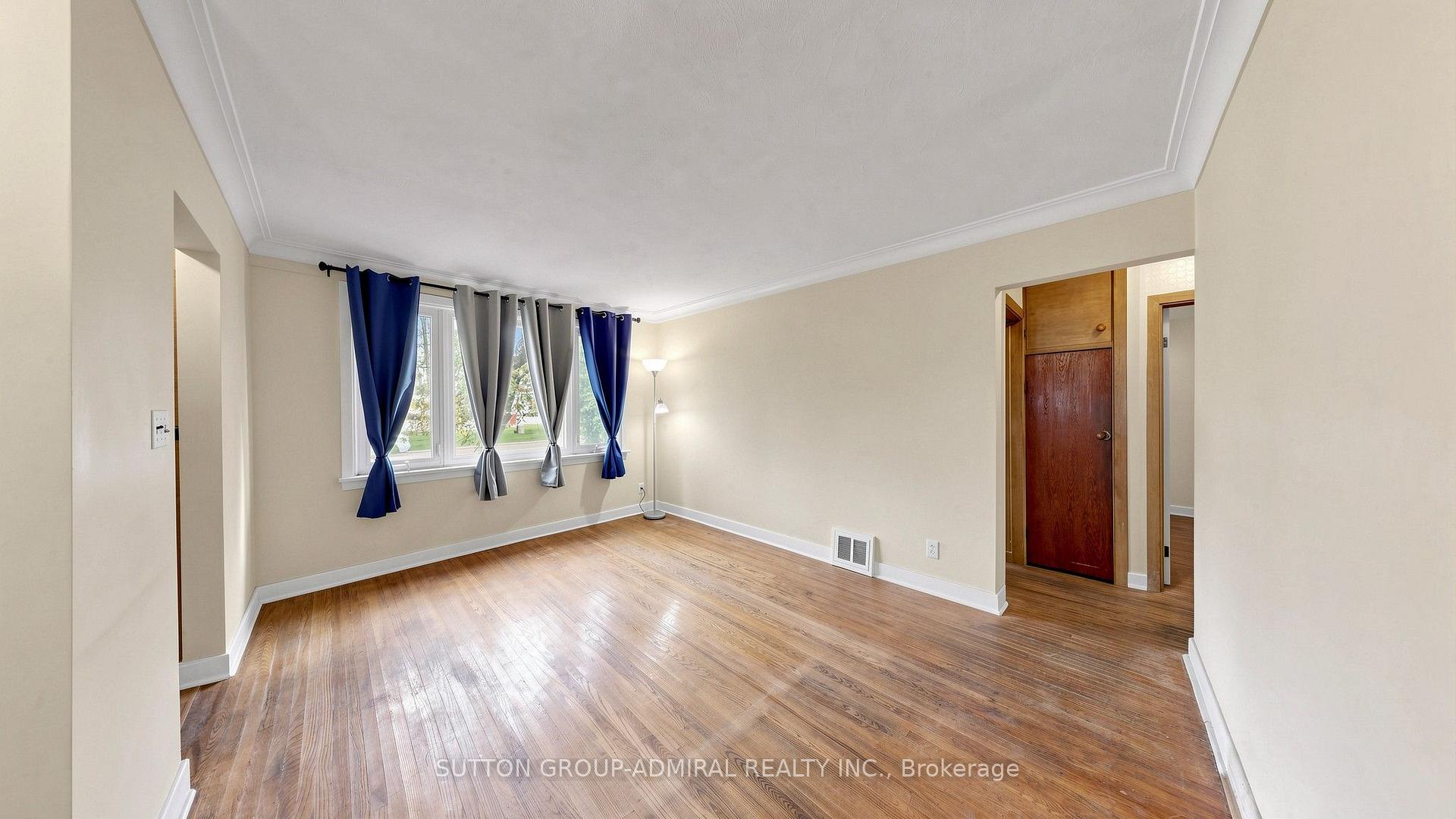 Photo 12 of 10 Highland Park Boulevard, Markham, Grandview — HOMEH