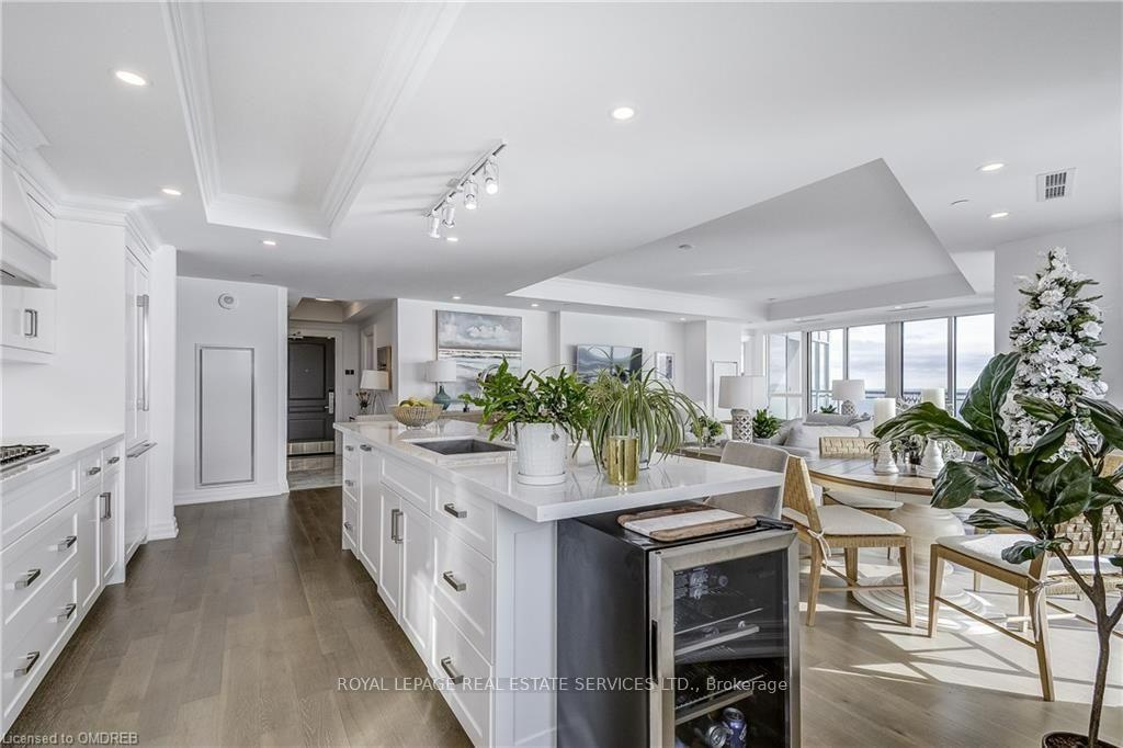 Photo 11 of Unit 1704, 2060 Lakeshore Road, Burlington, Brant — HOMEH