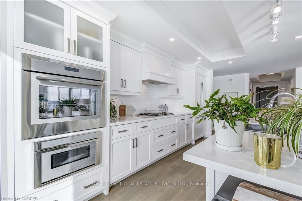 Photo 12 of Unit 1704, 2060 Lakeshore Road, Burlington, Brant — HOMEH