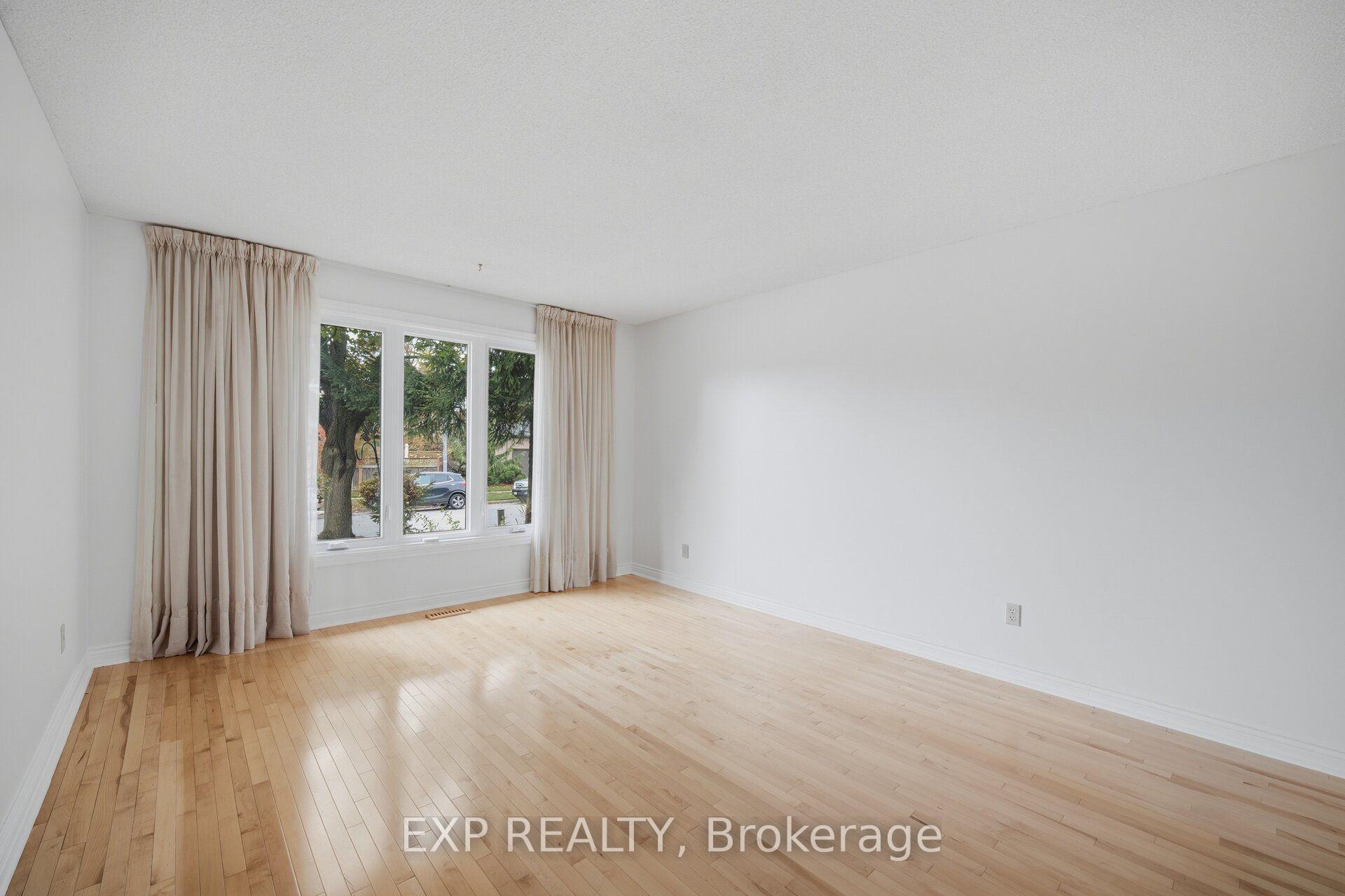 Photo 5 of 20 Devlin Place, Aurora, Aurora Highlands — HOMEH