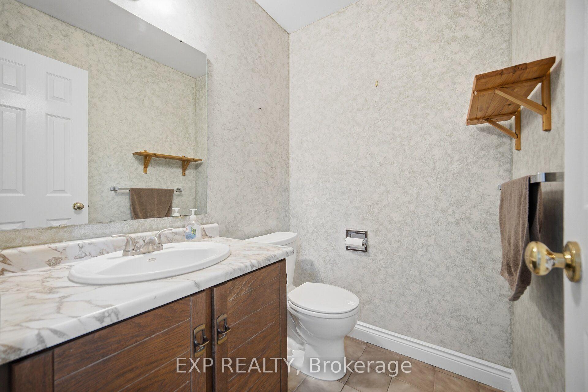 Photo 12 of 20 Devlin Place, Aurora, Aurora Highlands — HOMEH