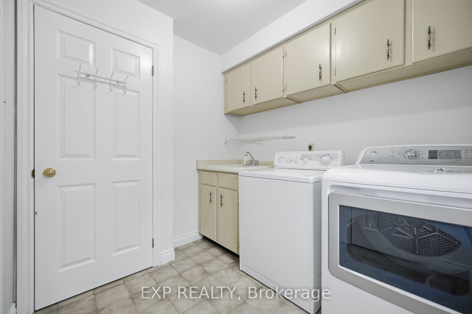 Photo 13 of 20 Devlin Place, Aurora, Aurora Highlands — HOMEH