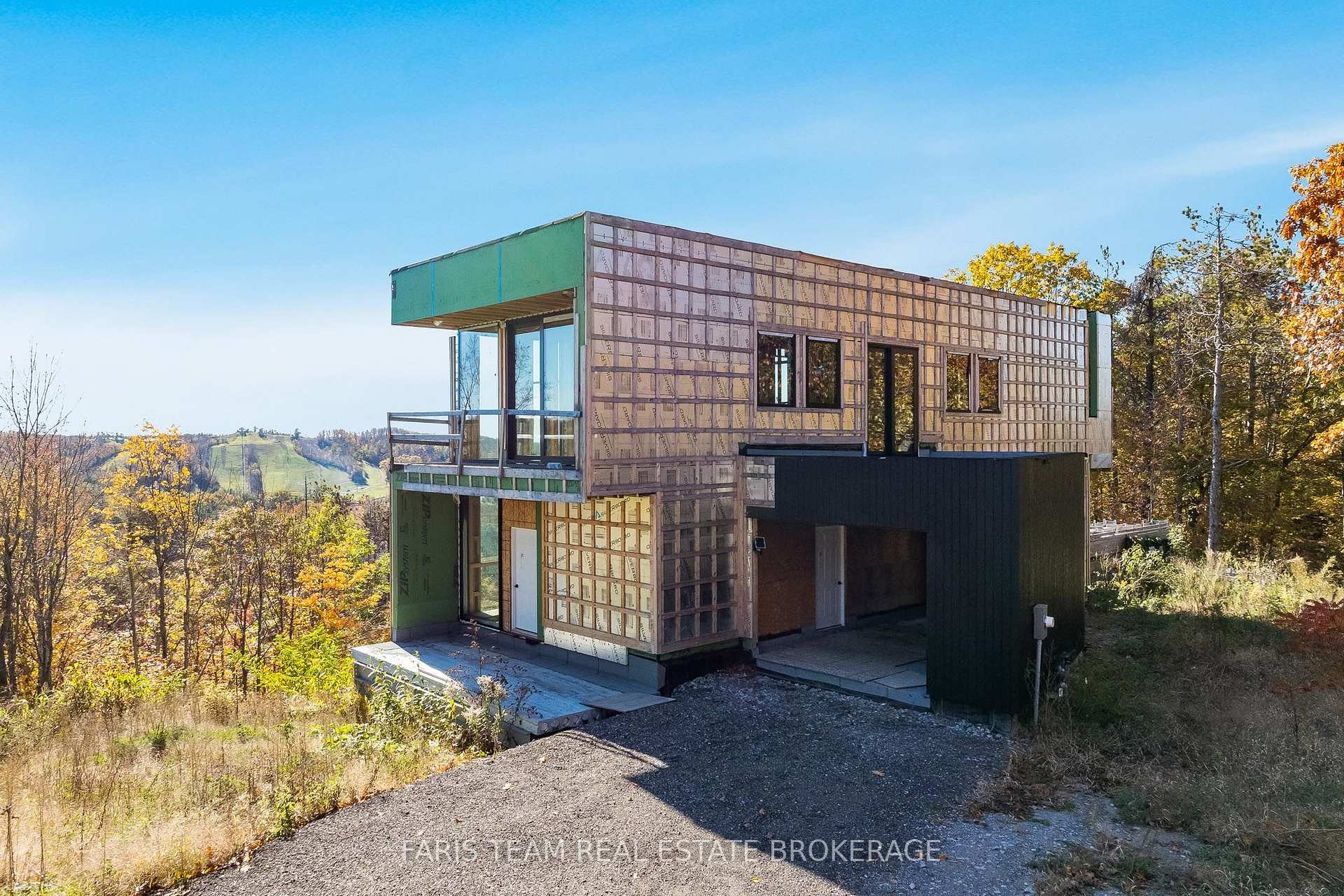 Photo 3 of 11 Pine Point, Oro-Medonte, Horseshoe Valley — HOMEH