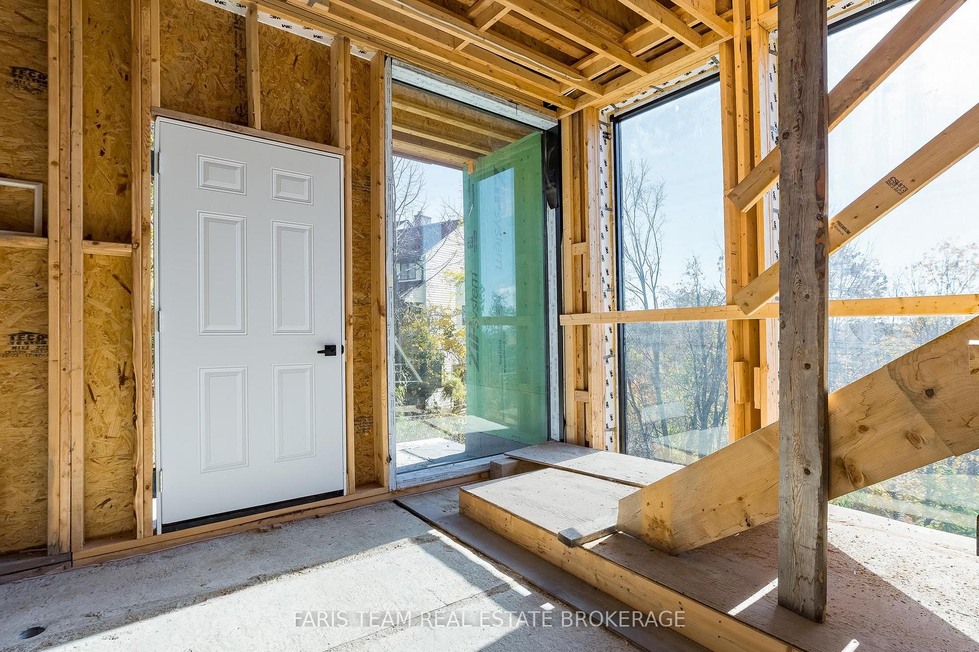 Photo 4 of 11 Pine Point, Oro-Medonte, Horseshoe Valley — HOMEH