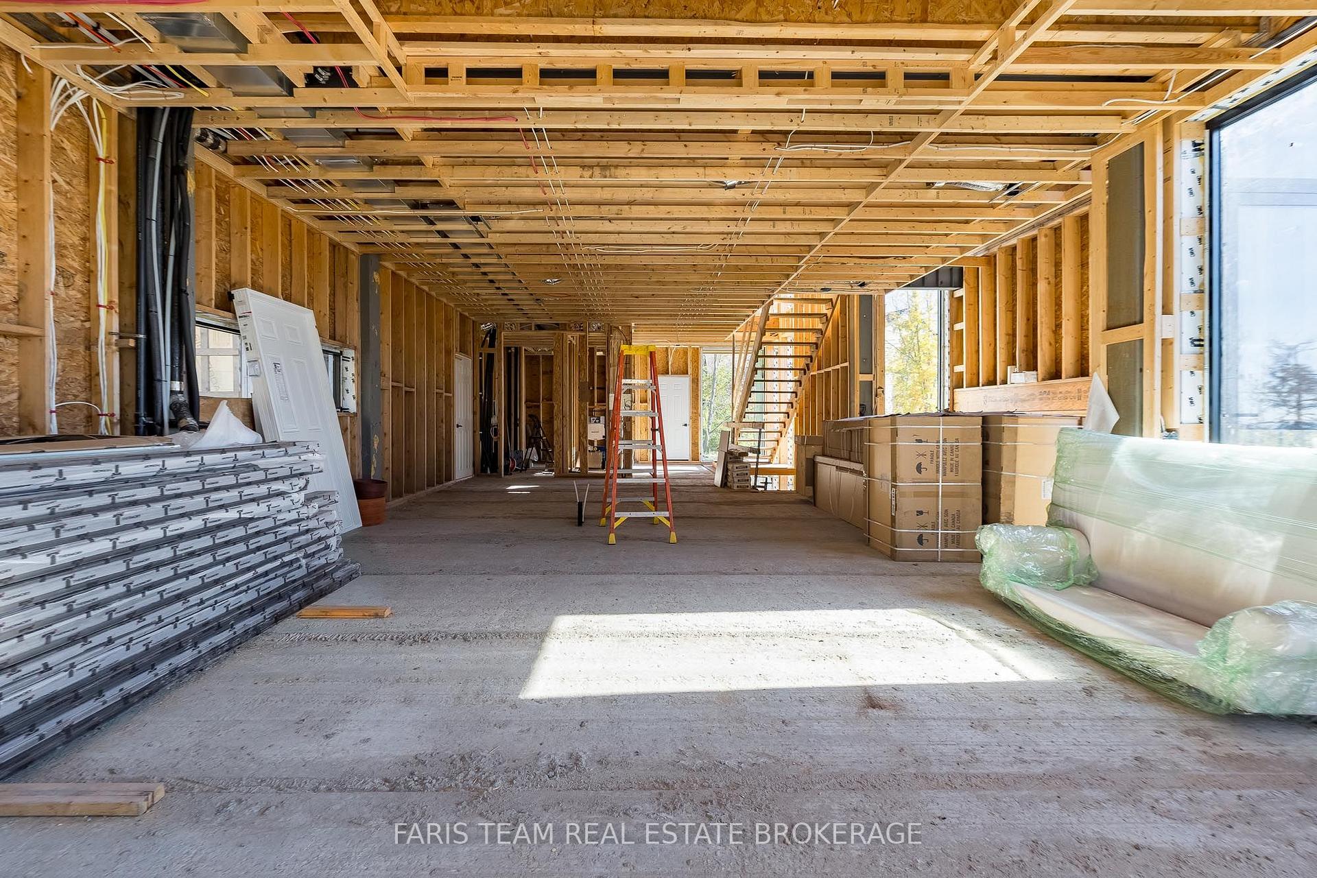 Photo 6 of 11 Pine Point, Oro-Medonte, Horseshoe Valley — HOMEH