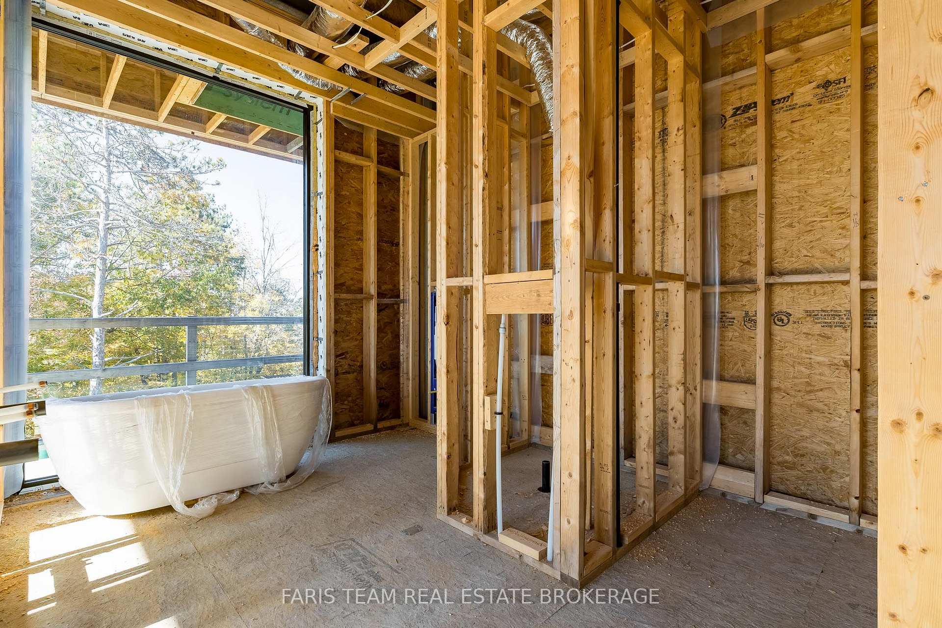 Photo 9 of 11 Pine Point, Oro-Medonte, Horseshoe Valley — HOMEH