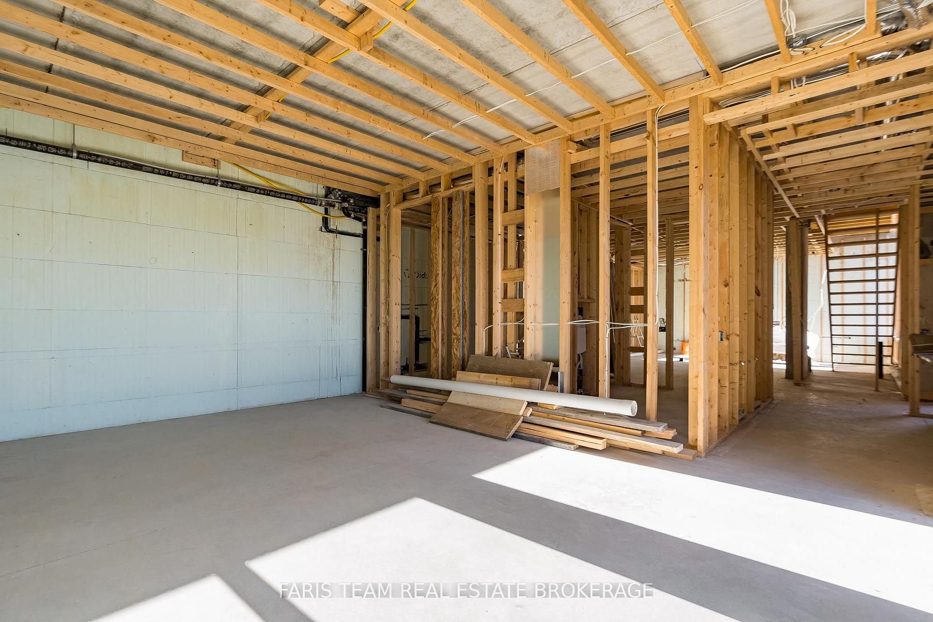 Photo 13 of 11 Pine Point, Oro-Medonte, Horseshoe Valley — HOMEH