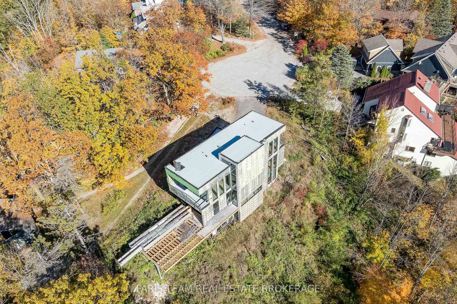 Photo 17 of 11 Pine Point, Oro-Medonte, Horseshoe Valley — HOMEH