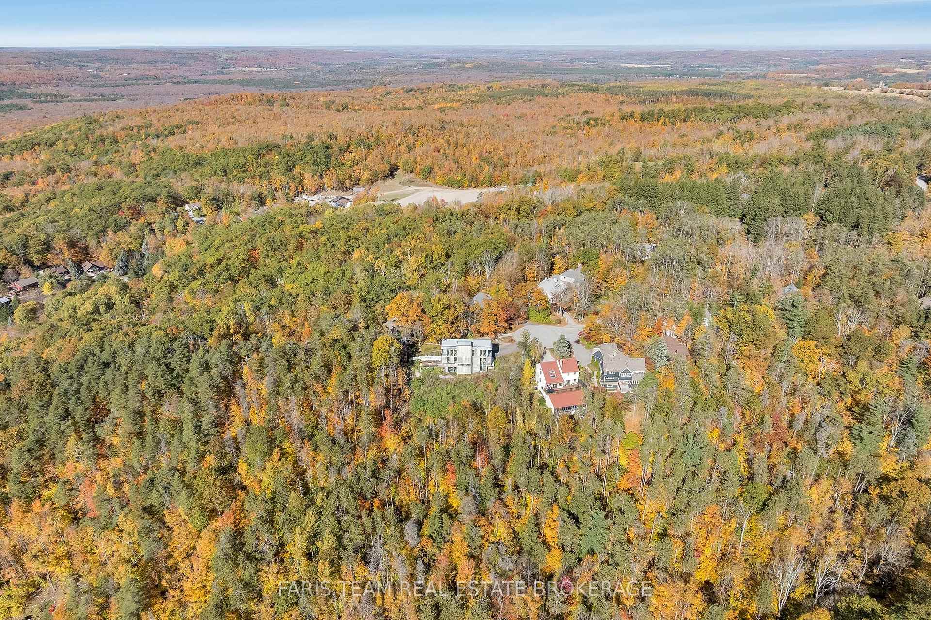 Photo 19 of 11 Pine Point, Oro-Medonte, Horseshoe Valley — HOMEH
