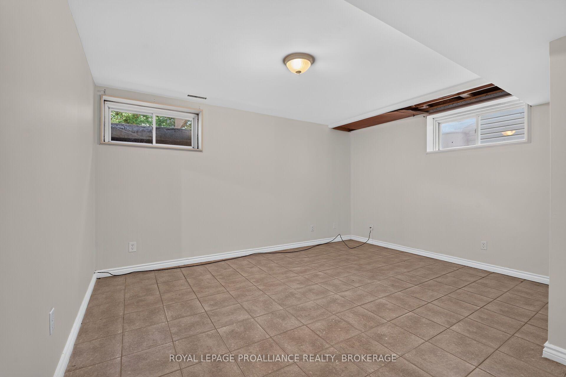 Photo 37 of 1132 Halifax Drive, Kingston, City Northwest — HOMEH