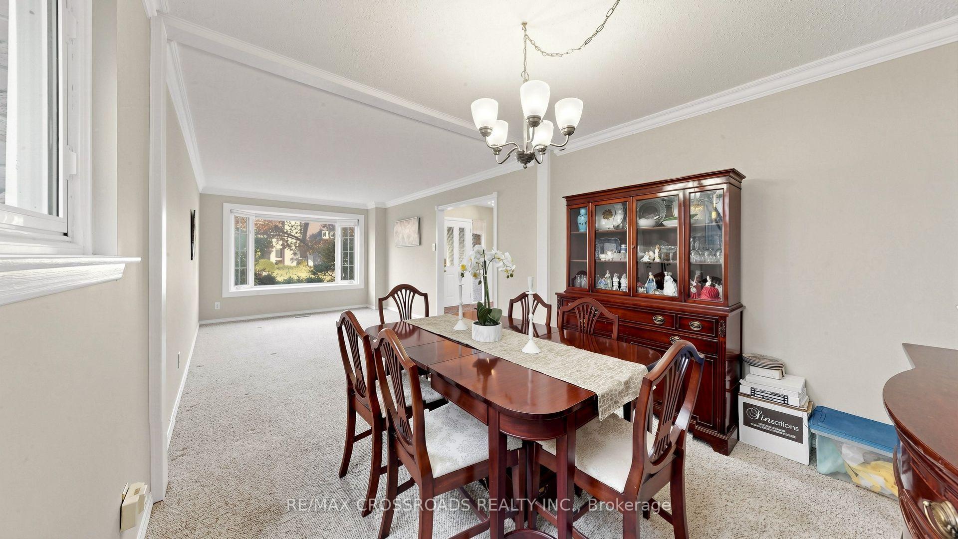 Photo 4 of 27 Hagerman Boulevard, Markham, Unionville — HOMEH