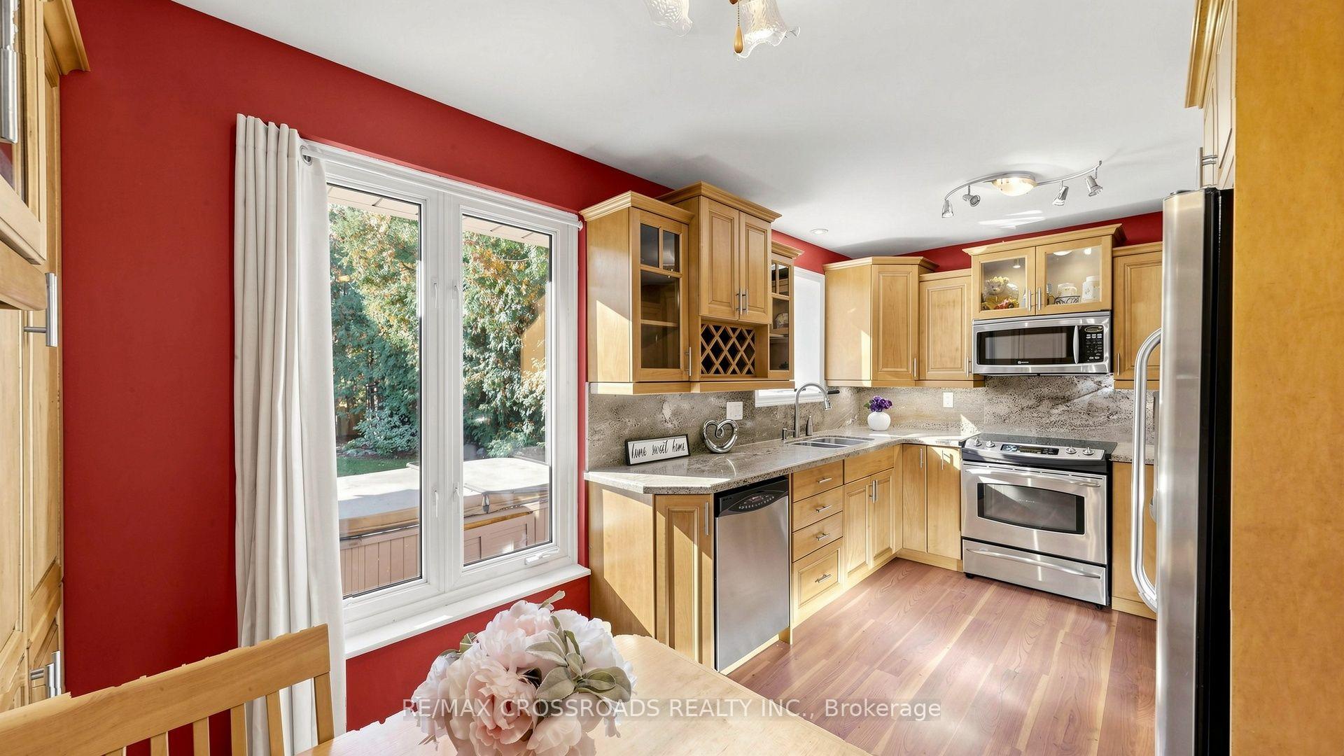 Photo 10 of 27 Hagerman Boulevard, Markham, Unionville — HOMEH