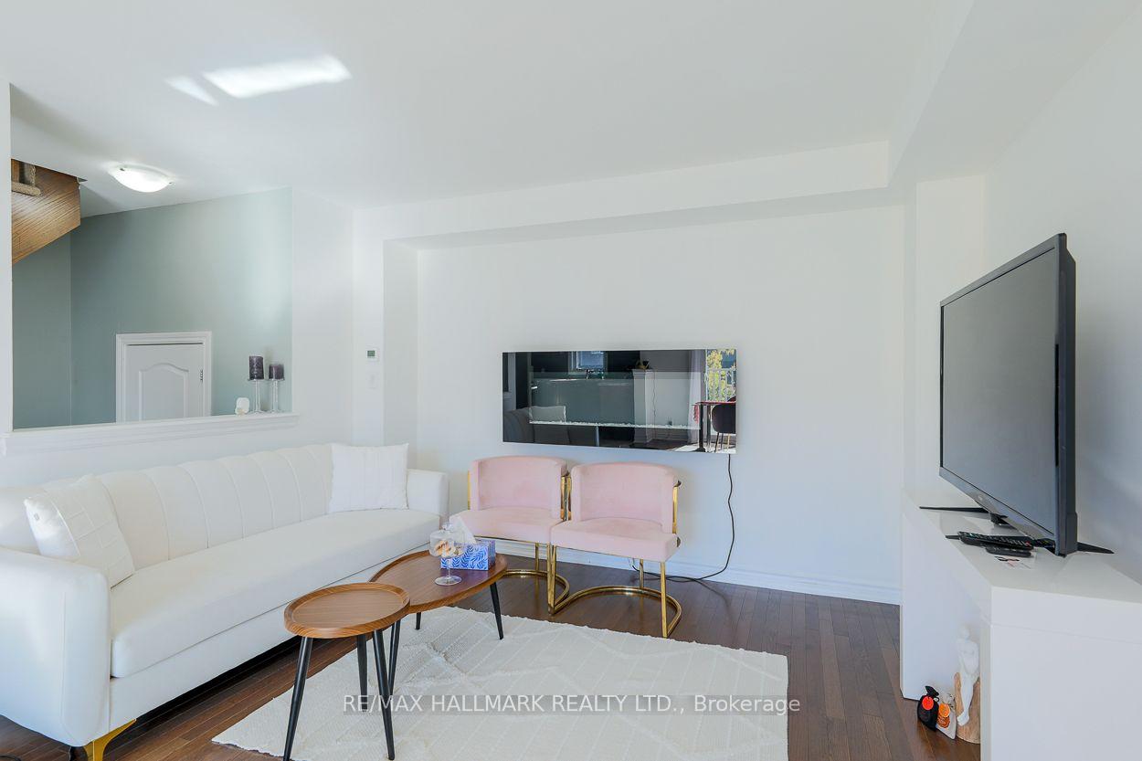 Photo 4 of 60 Nearco Crescent, Oshawa, Windfields — HOMEH