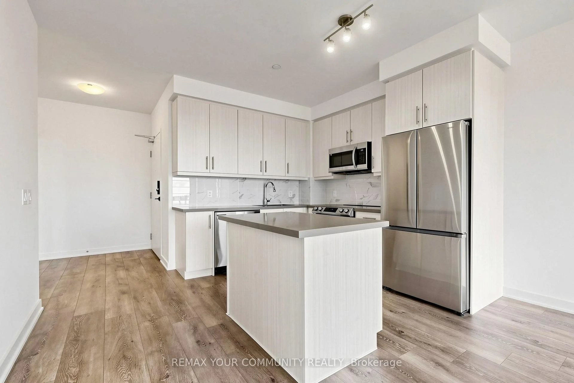 Photo 18 of Unit 2106, 105 Oneida Crescent, Richmond Hill, Langstaff — HOMEH