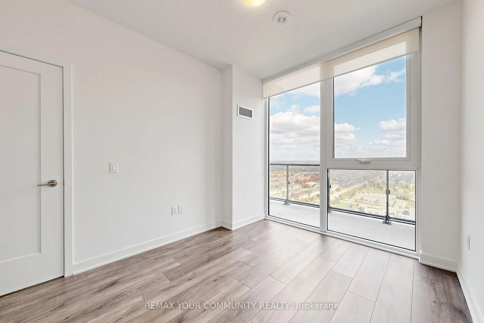 Photo 31 of Unit 2106, 105 Oneida Crescent, Richmond Hill, Langstaff — HOMEH