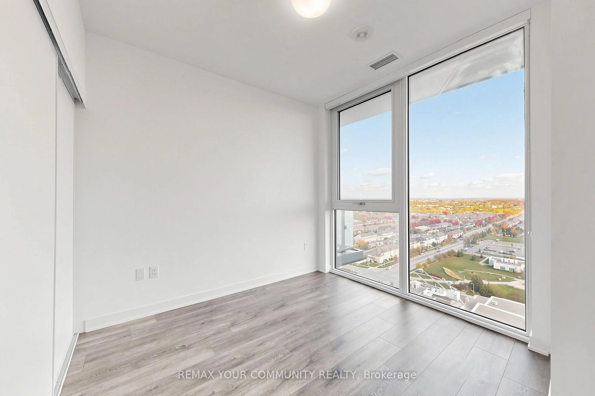 Photo 35 of Unit 2106, 105 Oneida Crescent, Richmond Hill, Langstaff — HOMEH