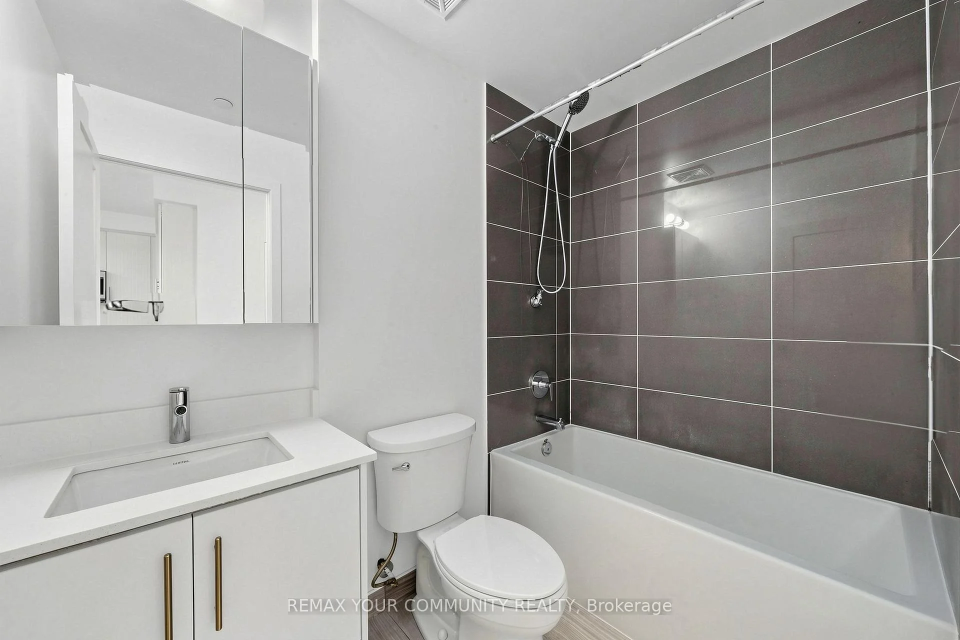 Photo 39 of Unit 2106, 105 Oneida Crescent, Richmond Hill, Langstaff — HOMEH