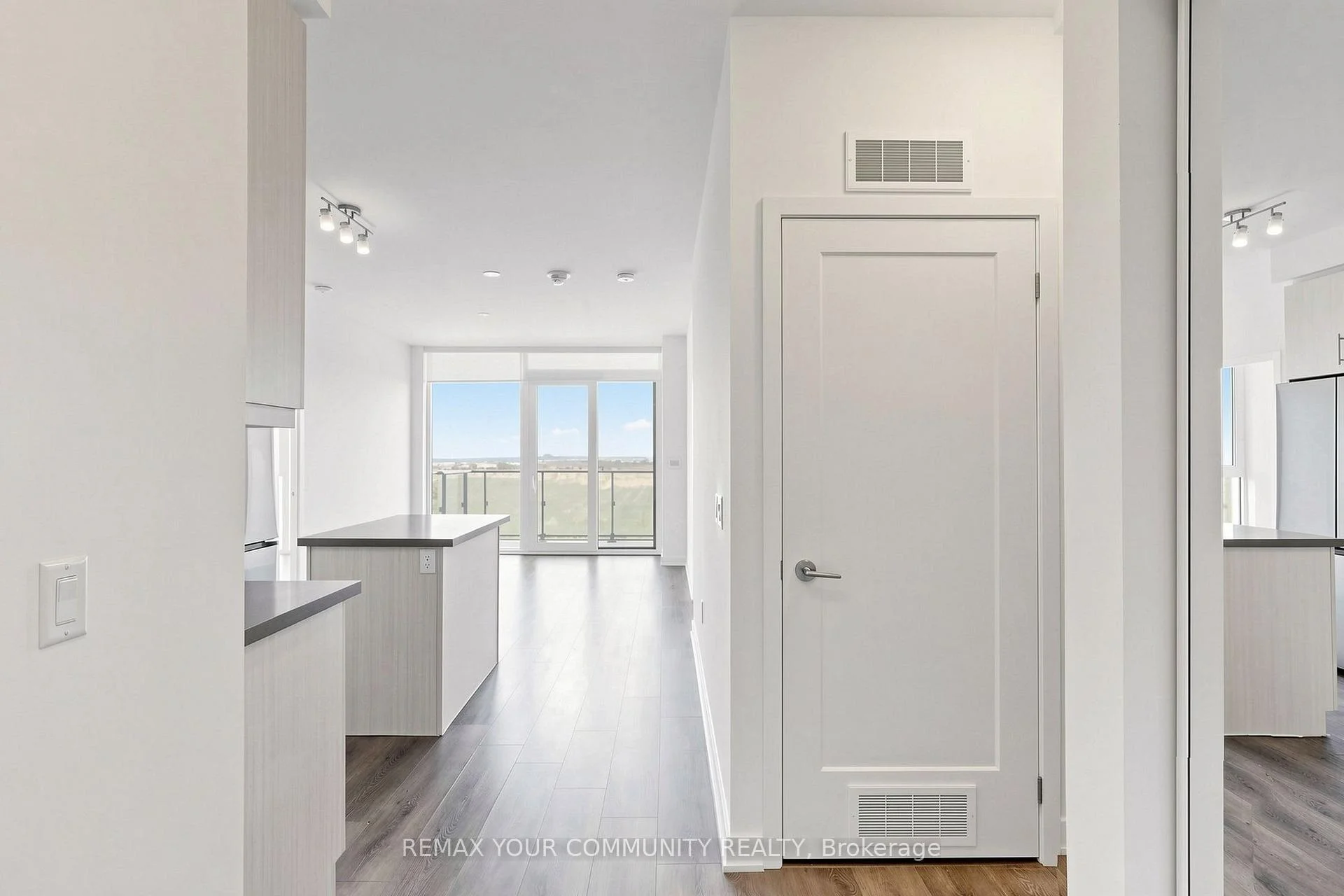 Photo 43 of Unit 2106, 105 Oneida Crescent, Richmond Hill, Langstaff — HOMEH