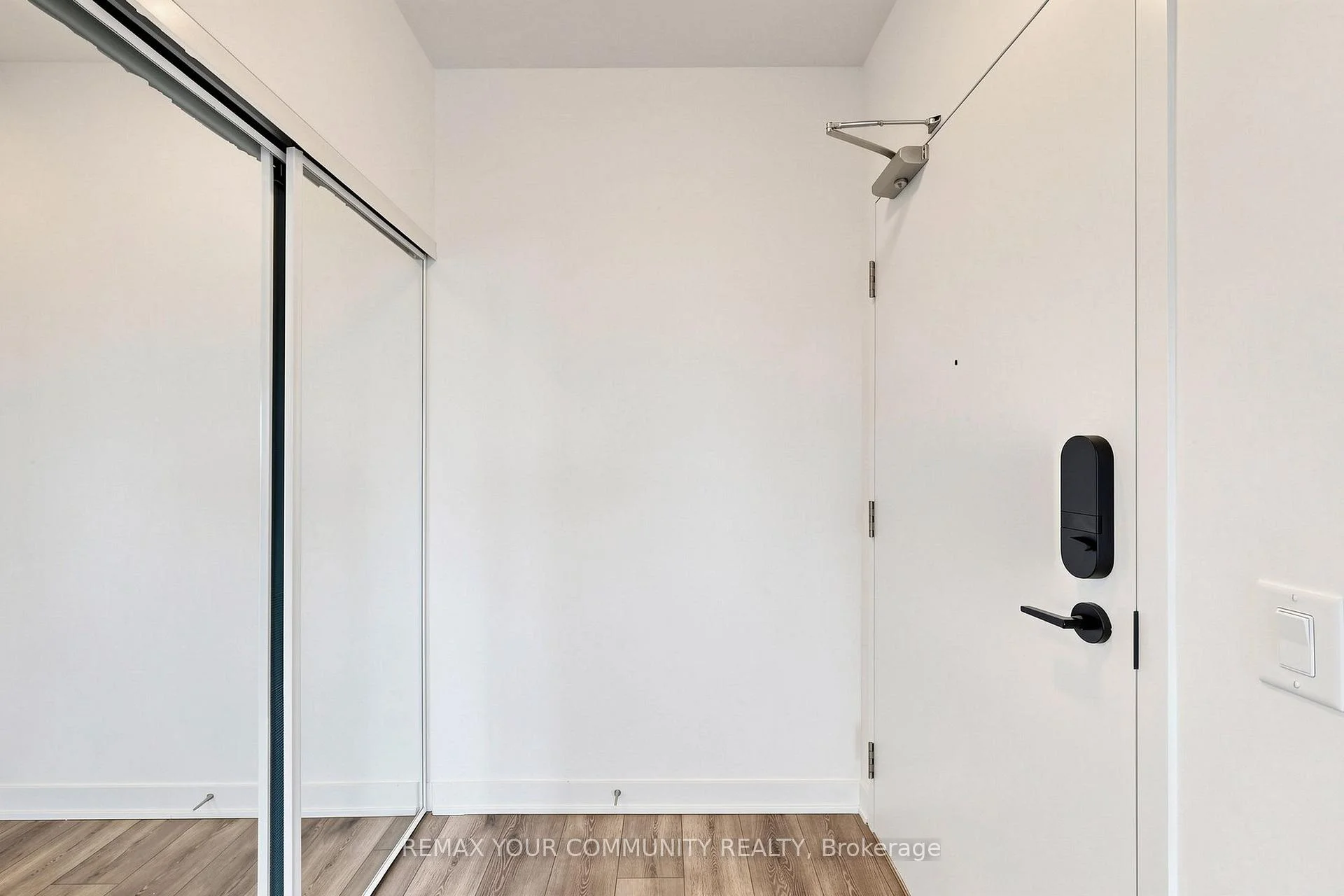Photo 44 of Unit 2106, 105 Oneida Crescent, Richmond Hill, Langstaff — HOMEH