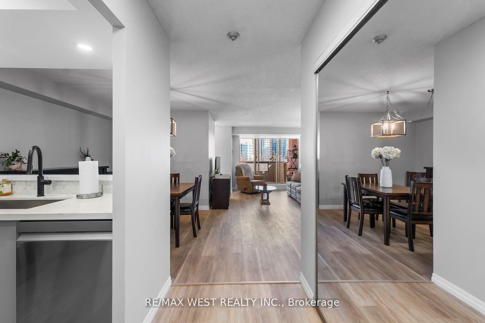 Photo 7 of Unit 502, 100 Observatory Lane, Richmond Hill, Observatory — HOMEH